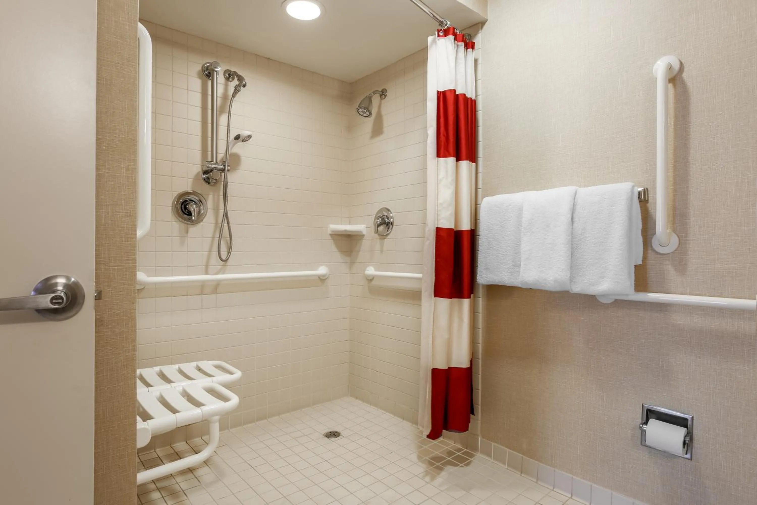 Shower in MainStay Suites St Louis - Galleria