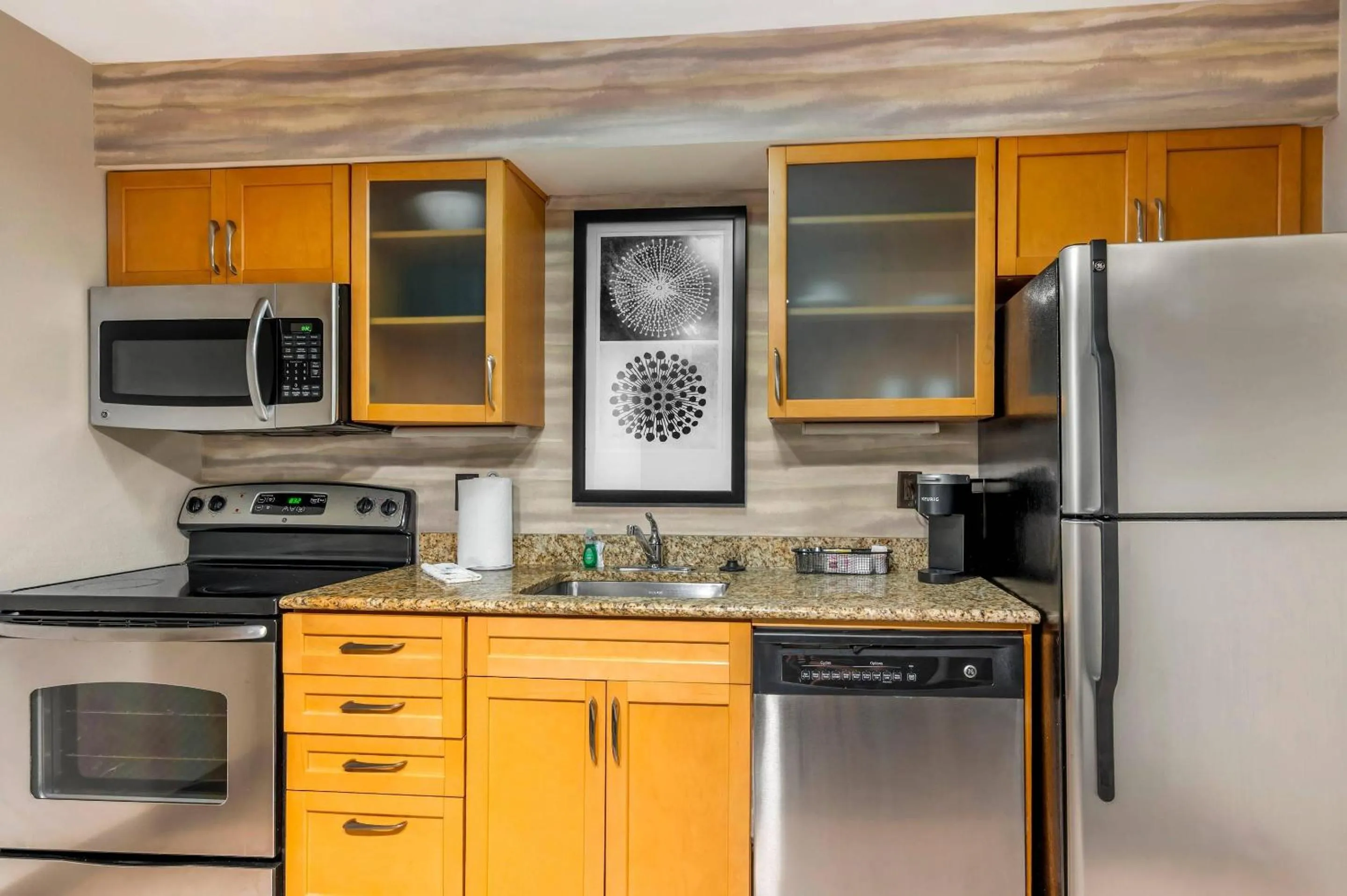 Bedroom in MainStay Suites St Louis - Galleria