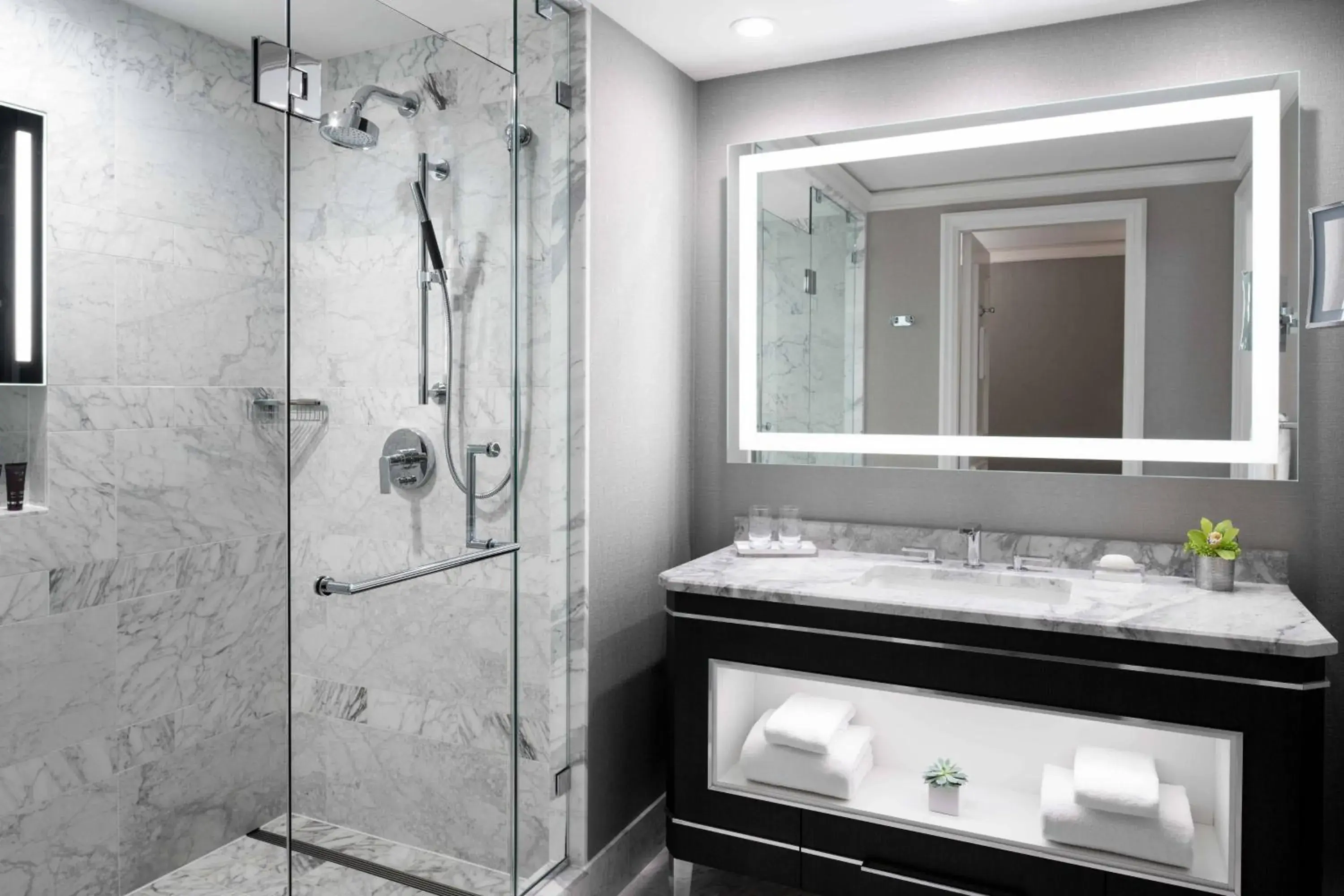 Standard, Guest room, 1 King Bed in The Ritz-Carlton, St. Louis Standard, Guest room, 1 King Bed in The Ritz-Carlton, St. Louis