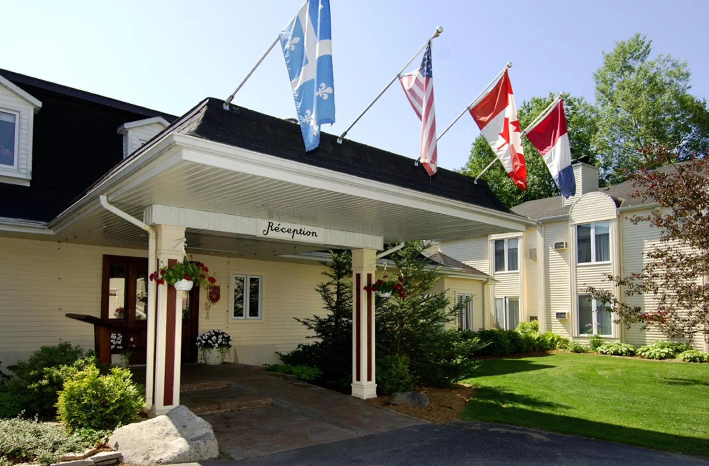 Facade/entrance in Relais St-Denis