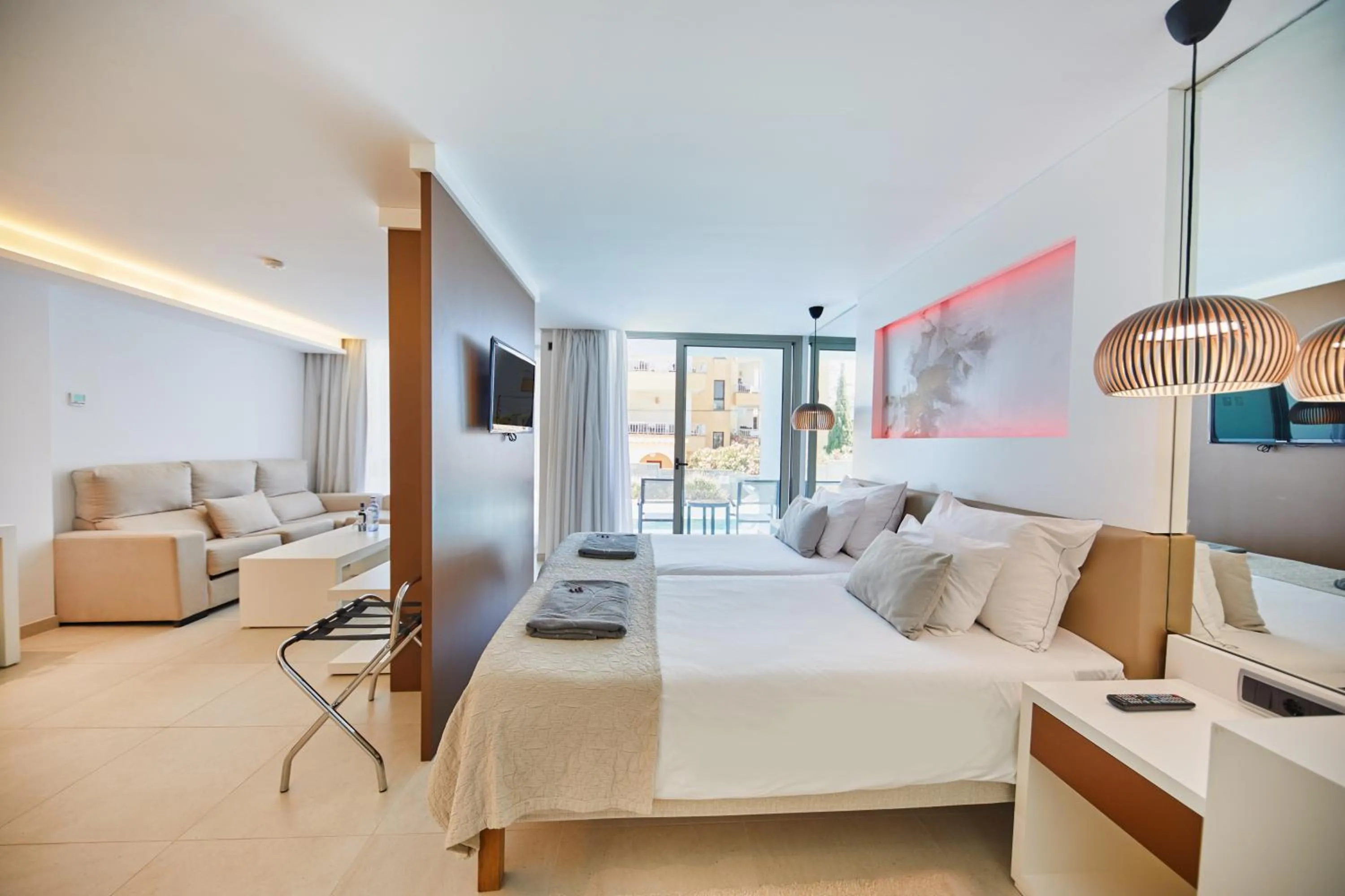 Photo of the whole room, Bed in Monsuau Cala D'Or Hotel 4 Sup - Adults Only