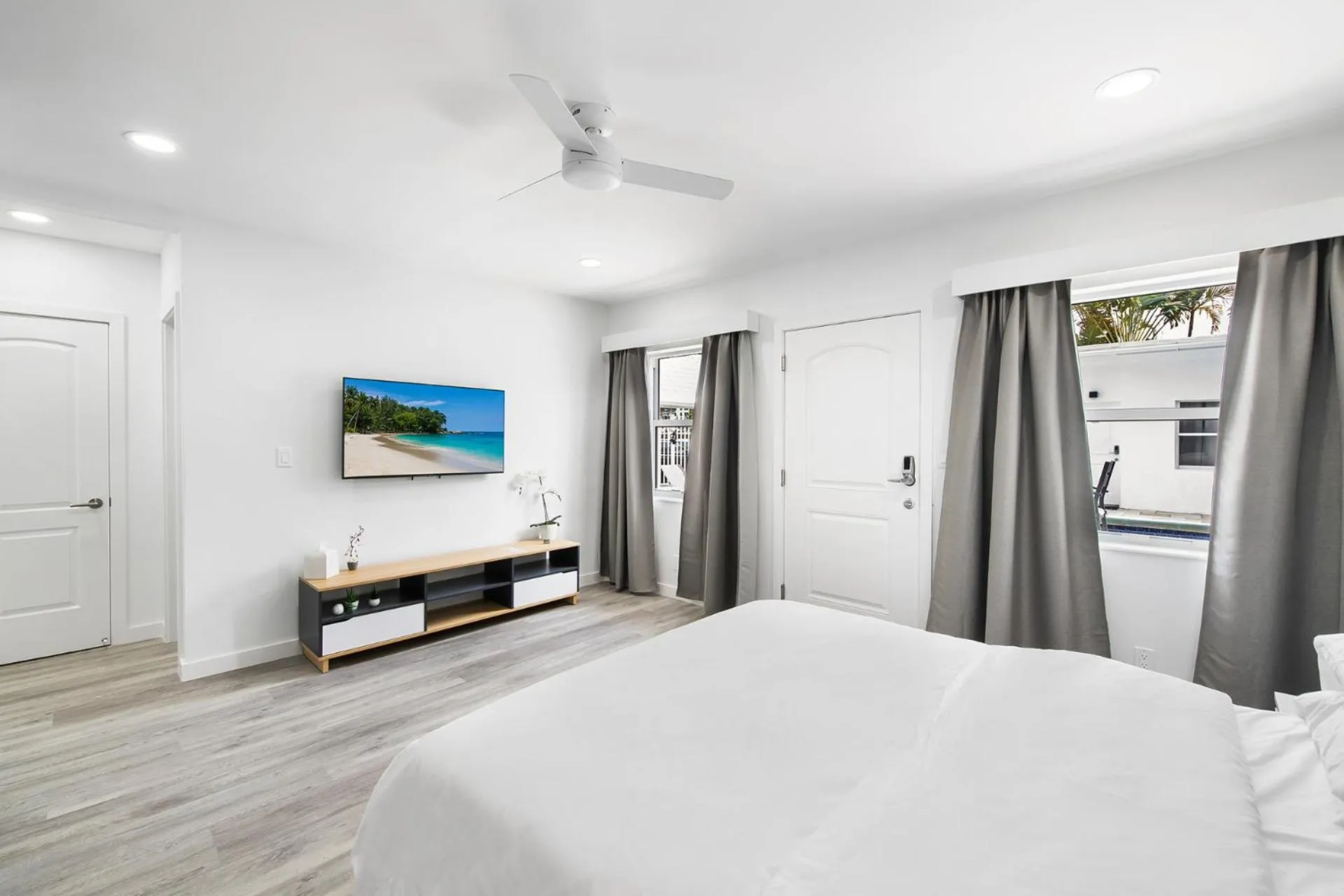 Bed in The Hotel Deauville