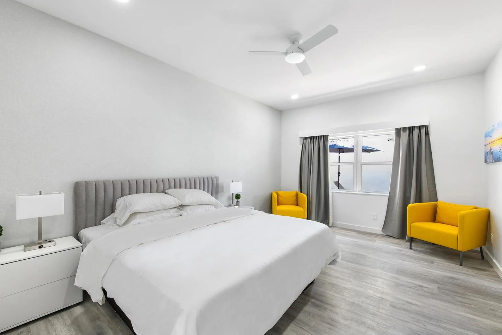 Bed in The Hotel Deauville