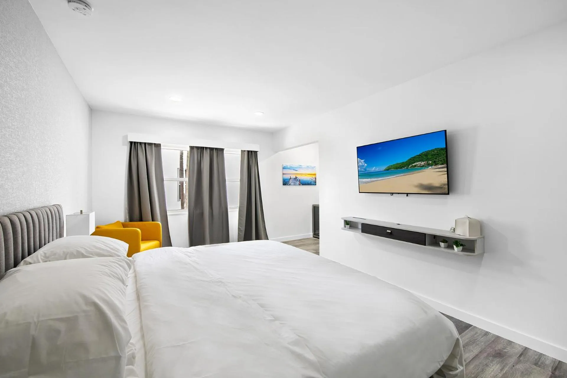 Bed in The Hotel Deauville