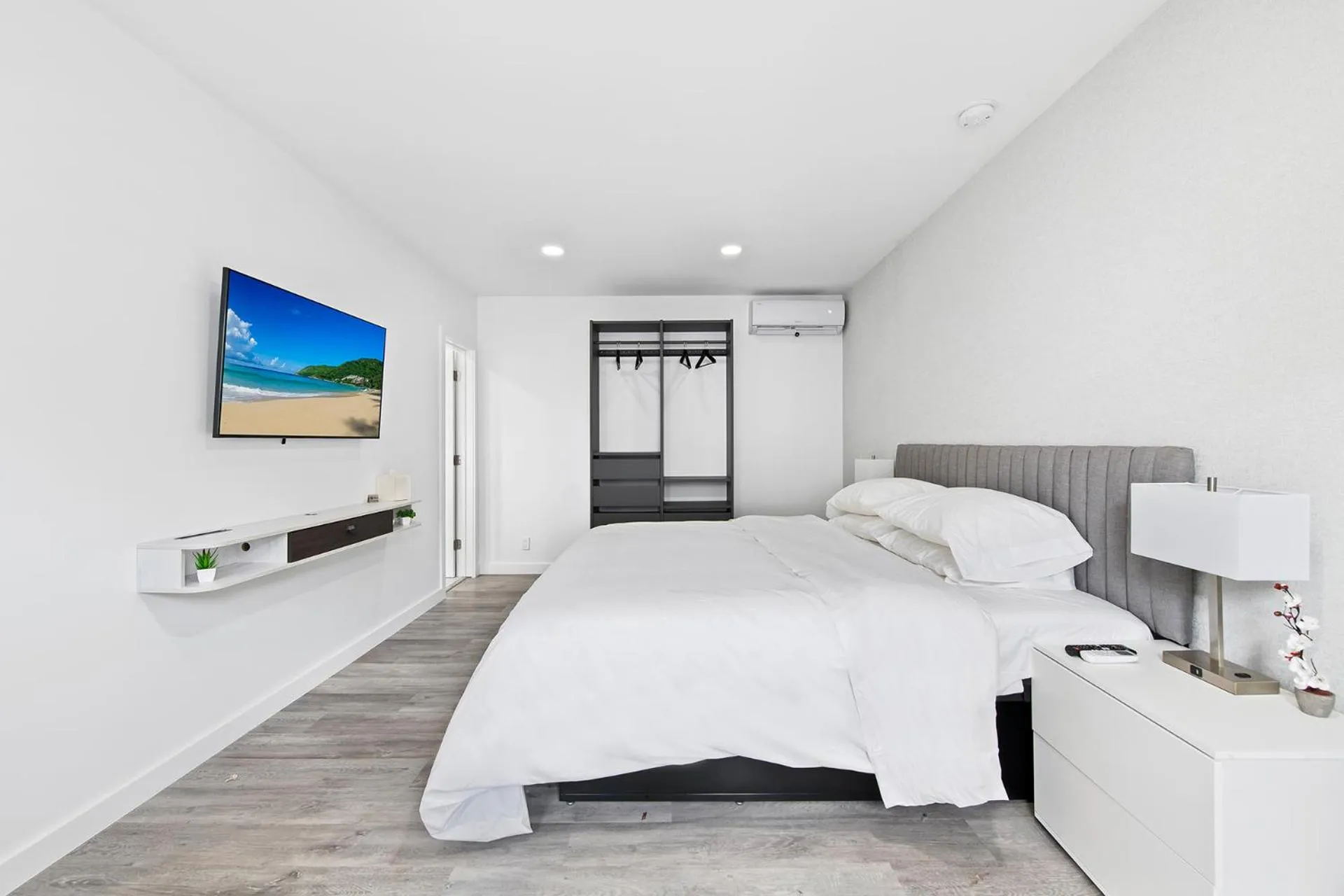 Bed in The Hotel Deauville