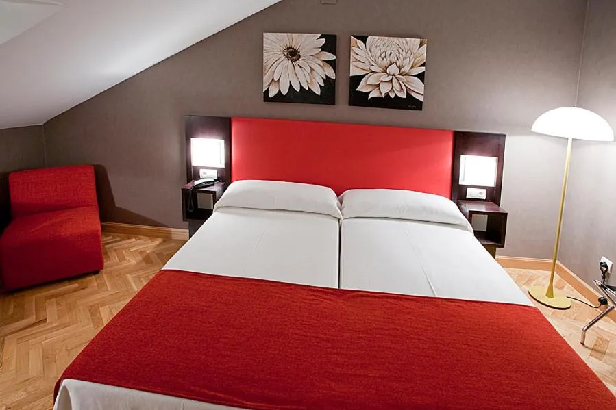 Bed in Hostal Carlos III