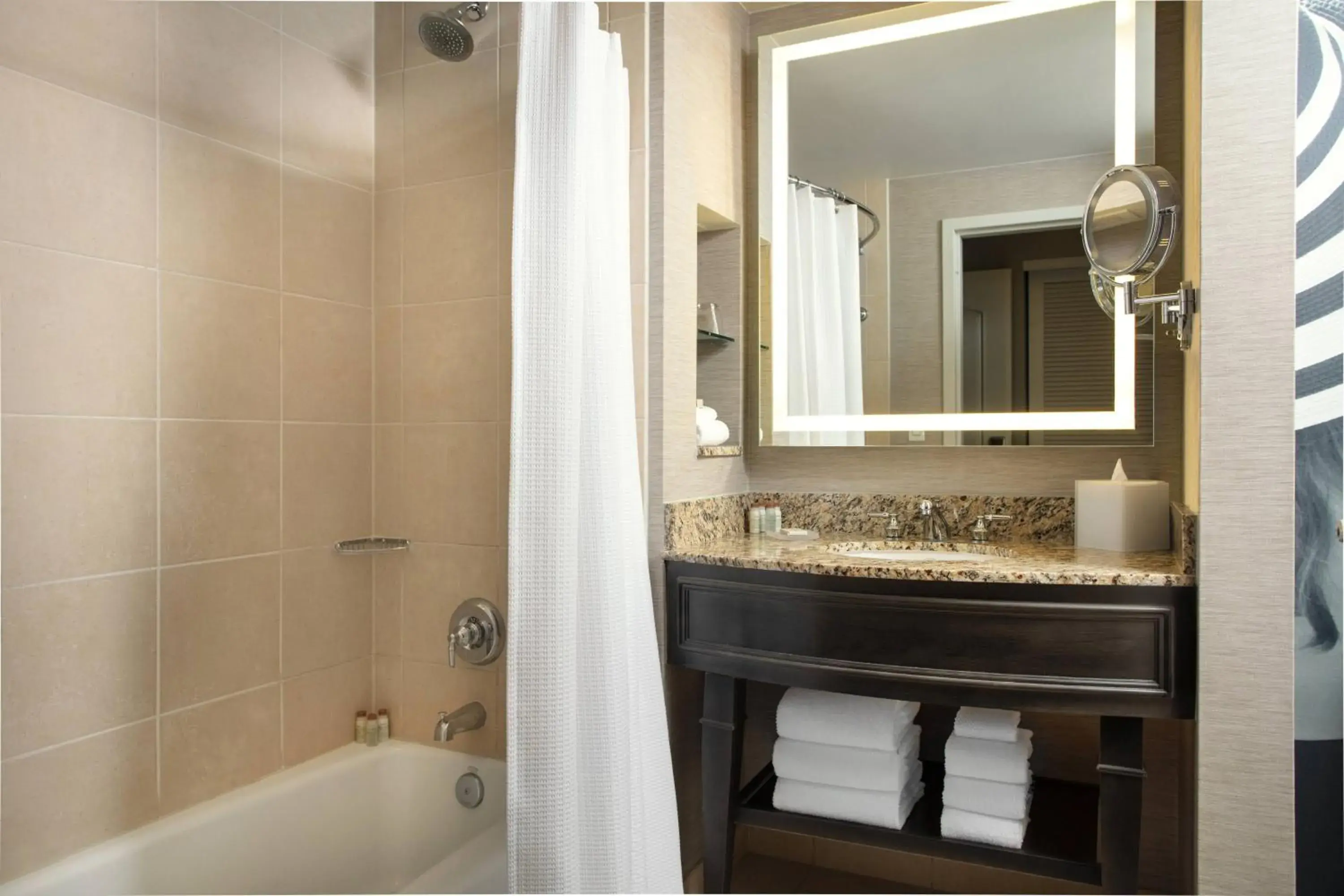 King Room - Hearing Accessible in Renaissance Tampa International Plaza Hotel King Room - Hearing Accessible in Renaissance Tampa International Plaza Hotel