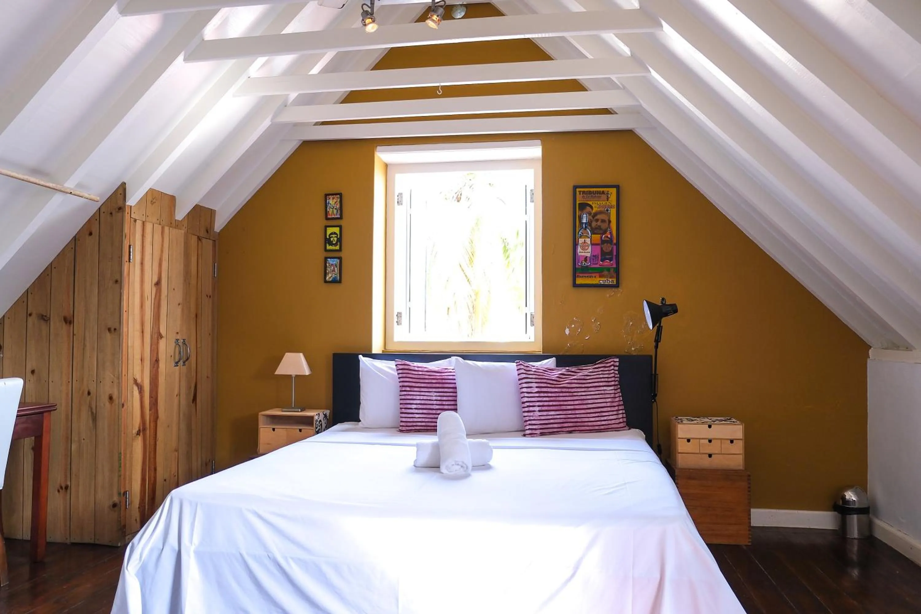 Bedroom, Bed in Bario Hotel