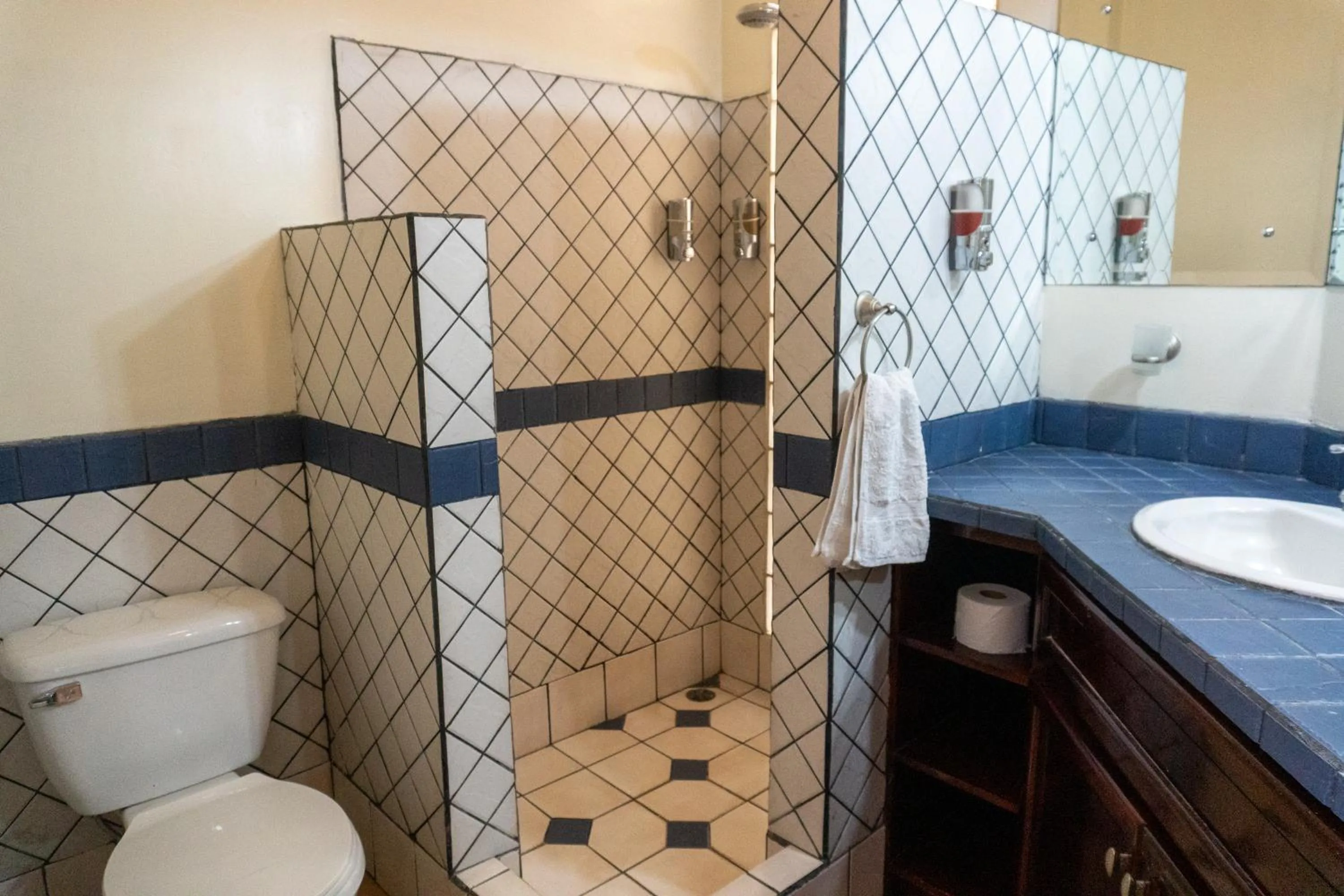 Bathroom in Oro Apart Hotel