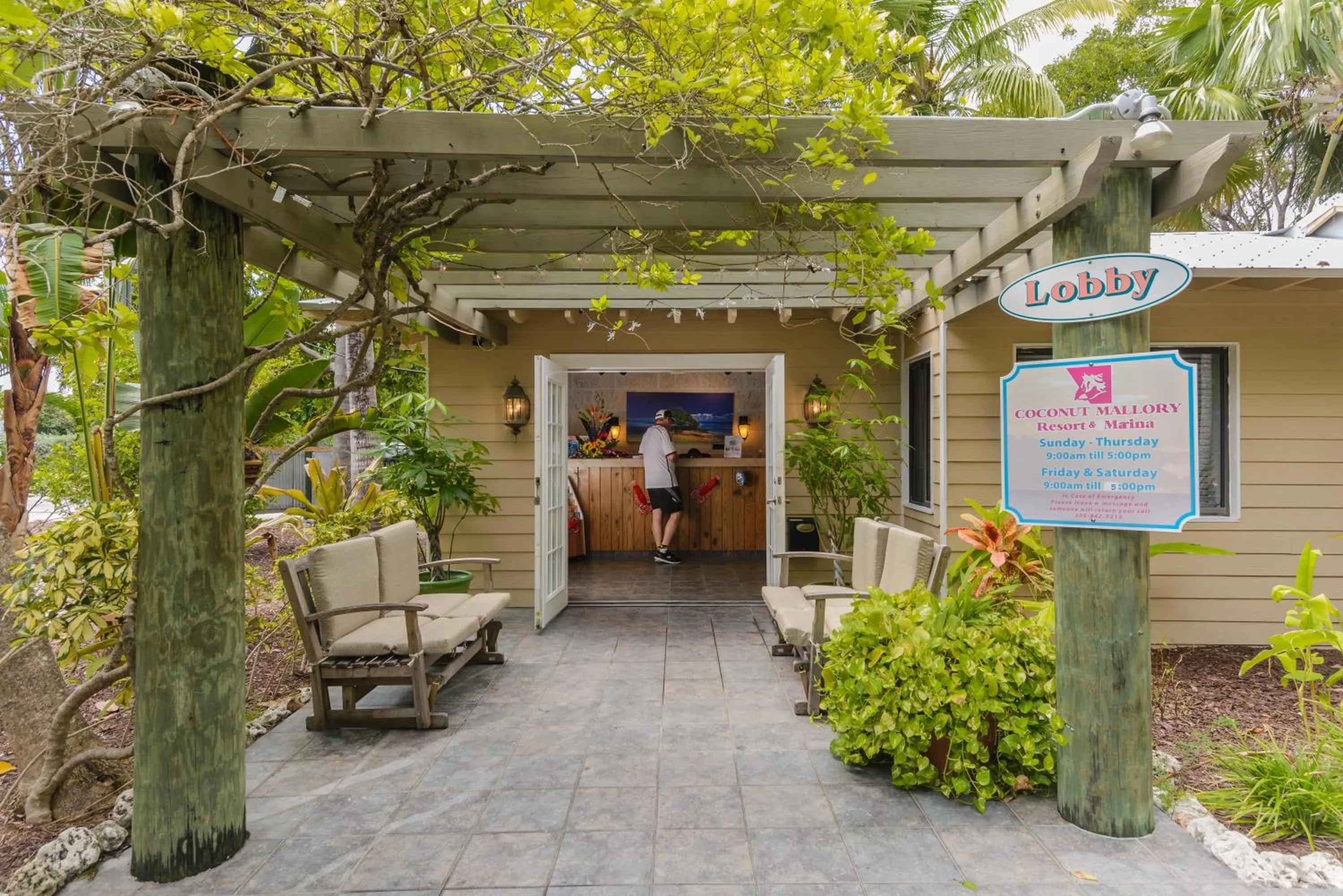 Facade/entrance in Coconut Mallory Resort and Marina