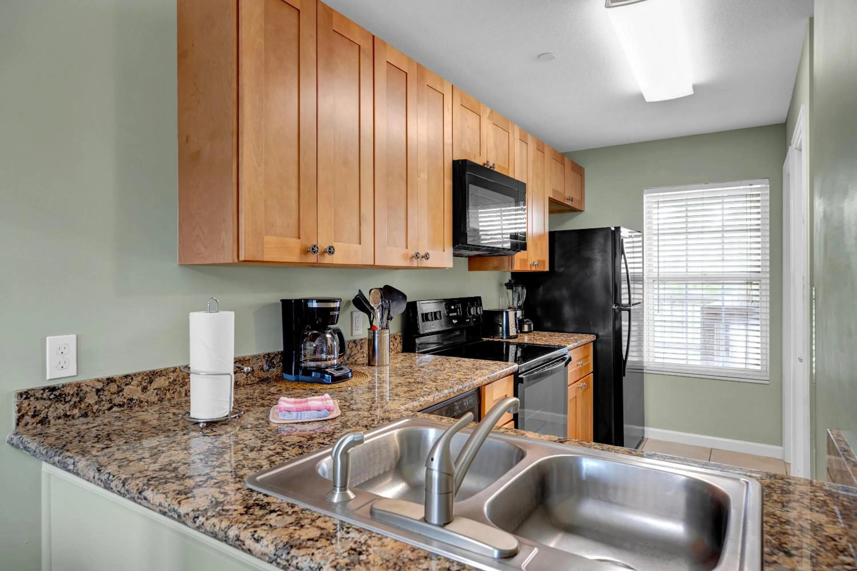 kitchen in Coconut Mallory Resort and Marina