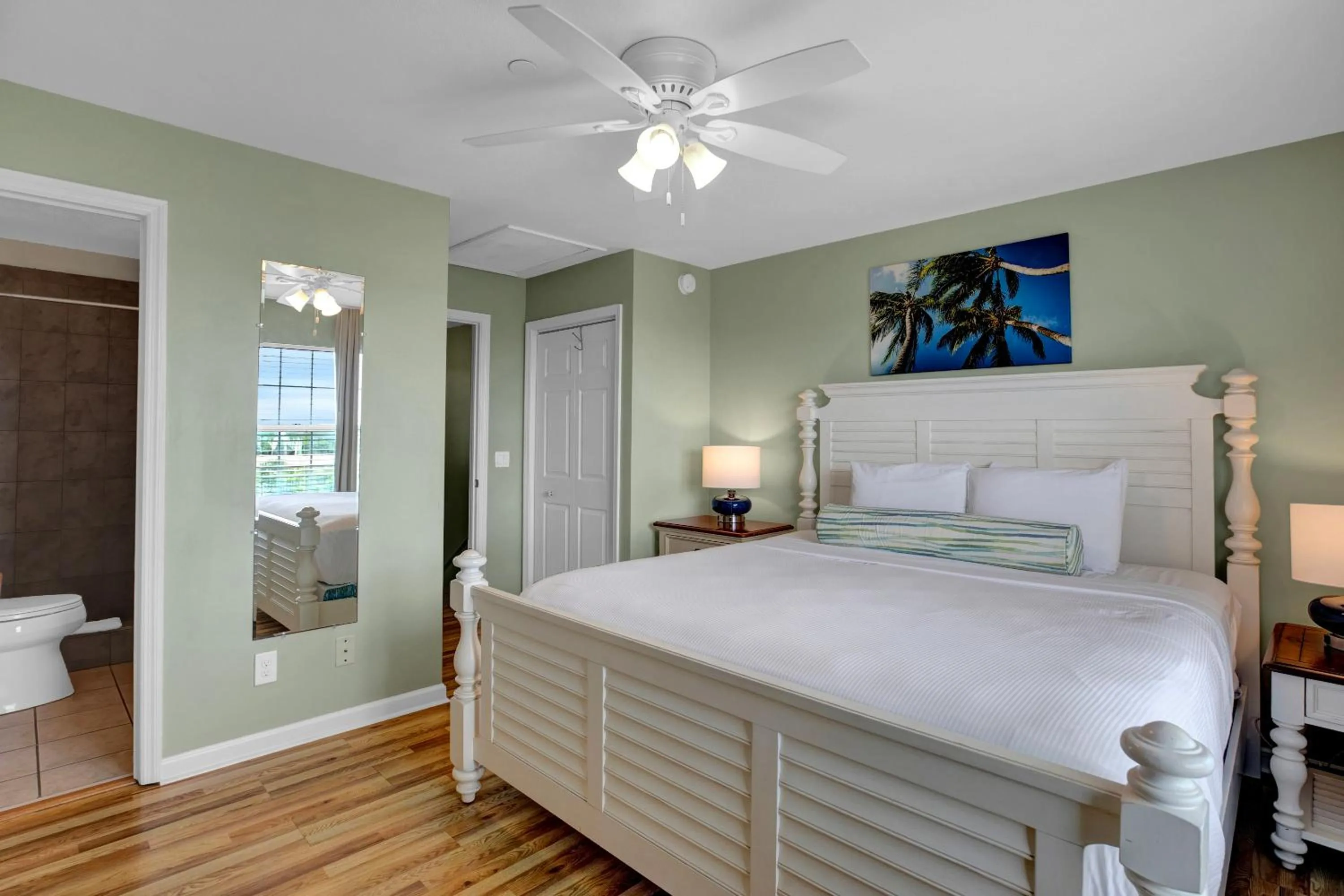 Bedroom, Bed in Coconut Mallory Resort and Marina