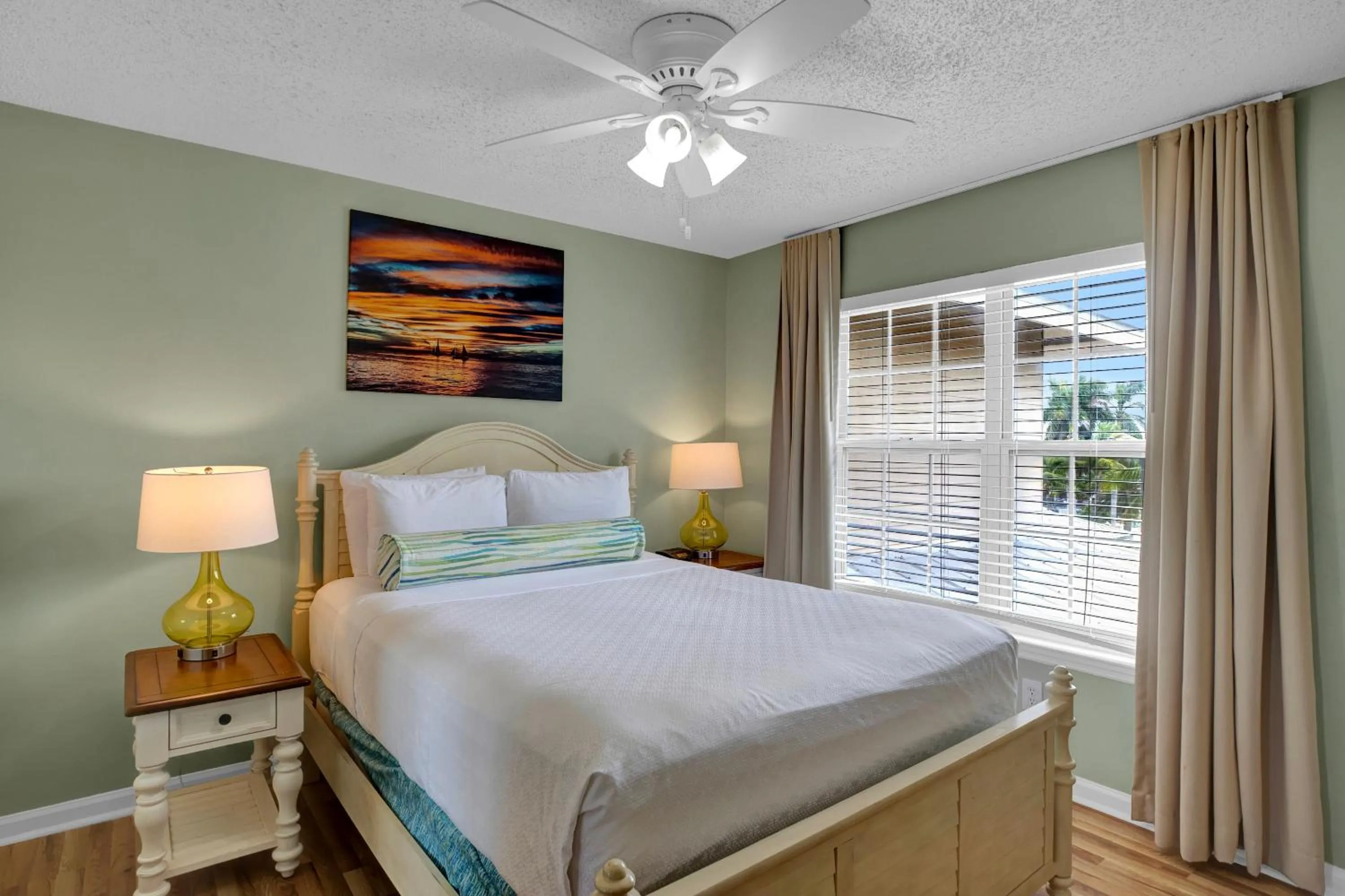 Bedroom, Bed in Coconut Mallory Resort and Marina