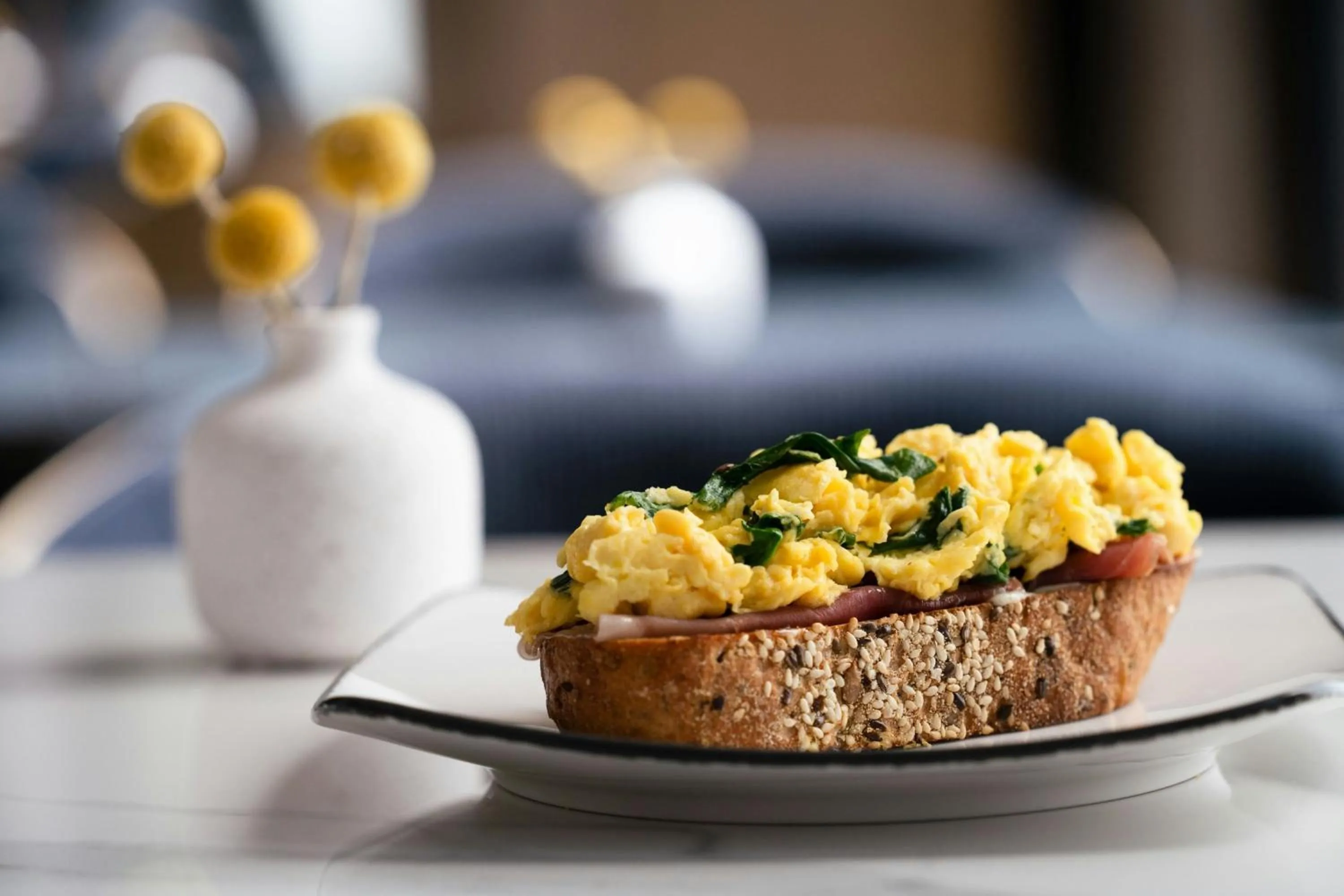 Restaurant/places to eat in AC Hotel Arlington National Landing