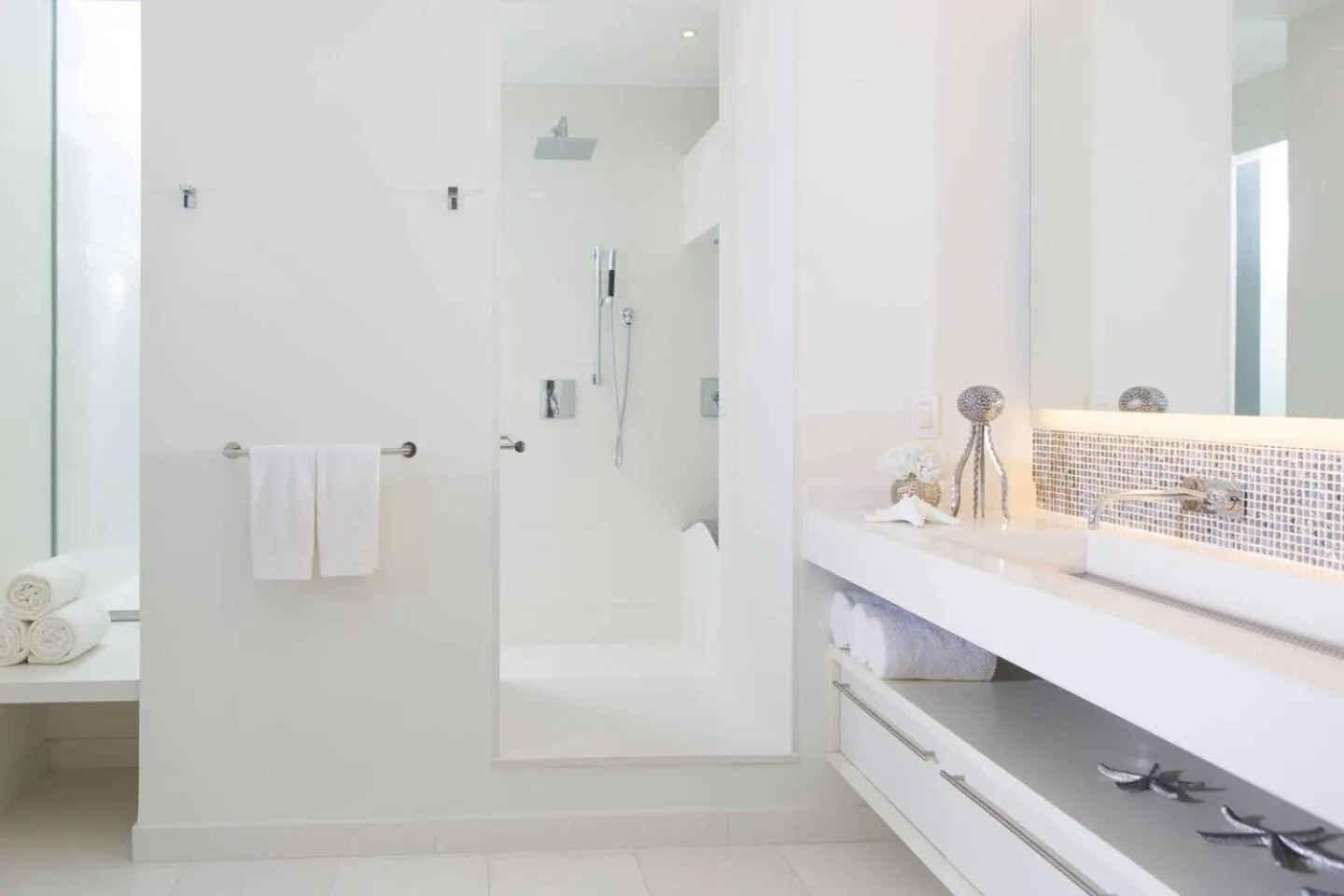 Bathroom in Renaissance Santo Domingo Jaragua Hotel & Casino