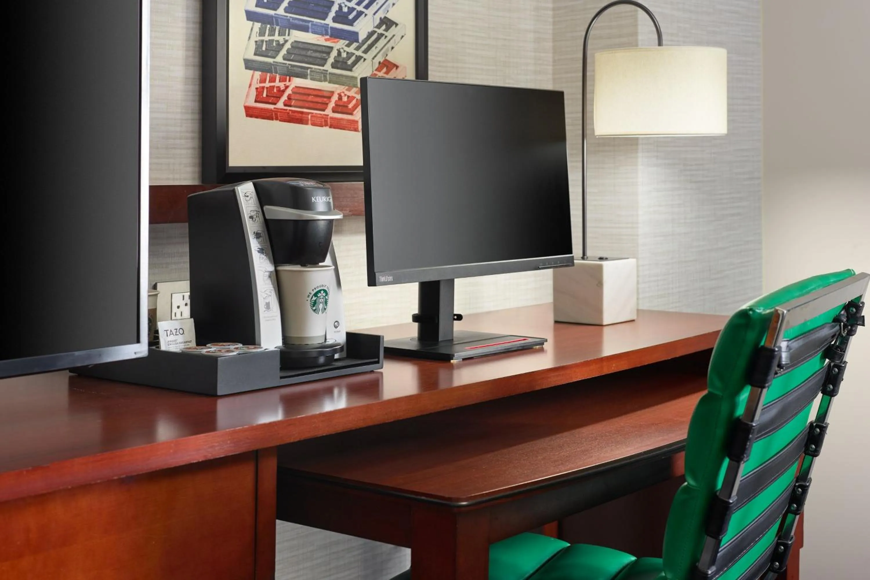 Photo of the whole room in Courtyard Arlington Crystal City/Reagan National Airport