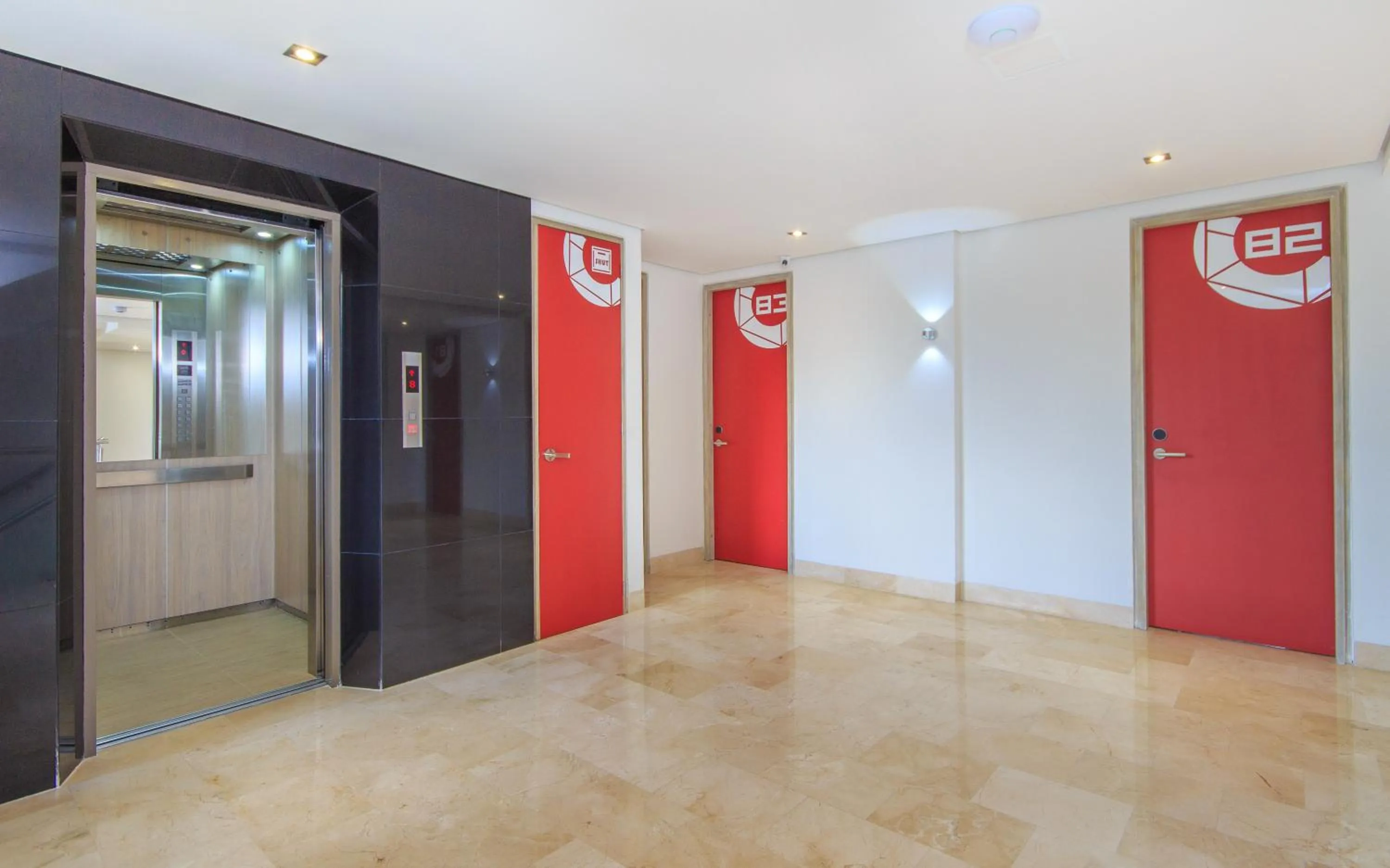 elevator in Obo Hotel