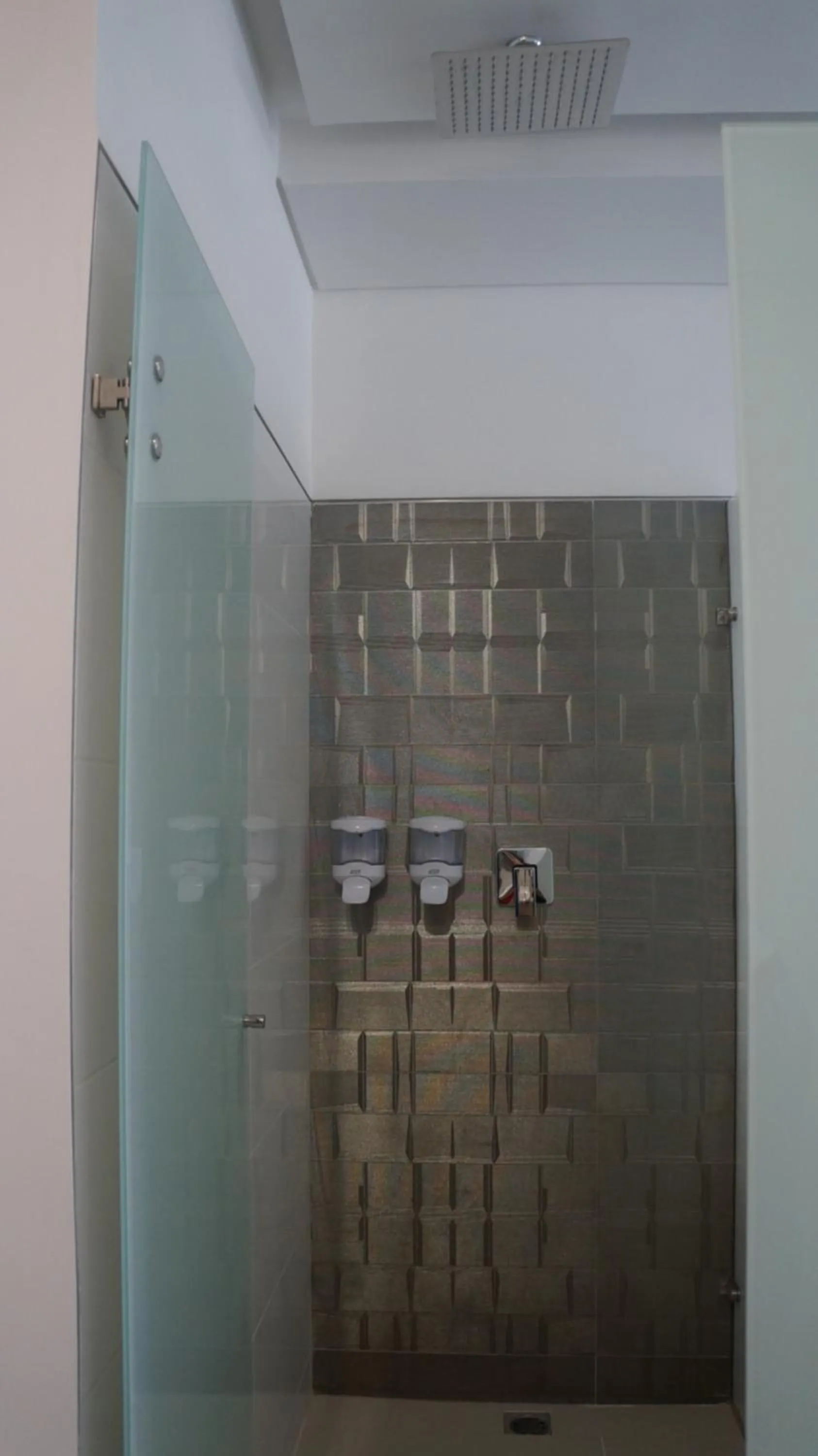 Shower in Obo Hotel