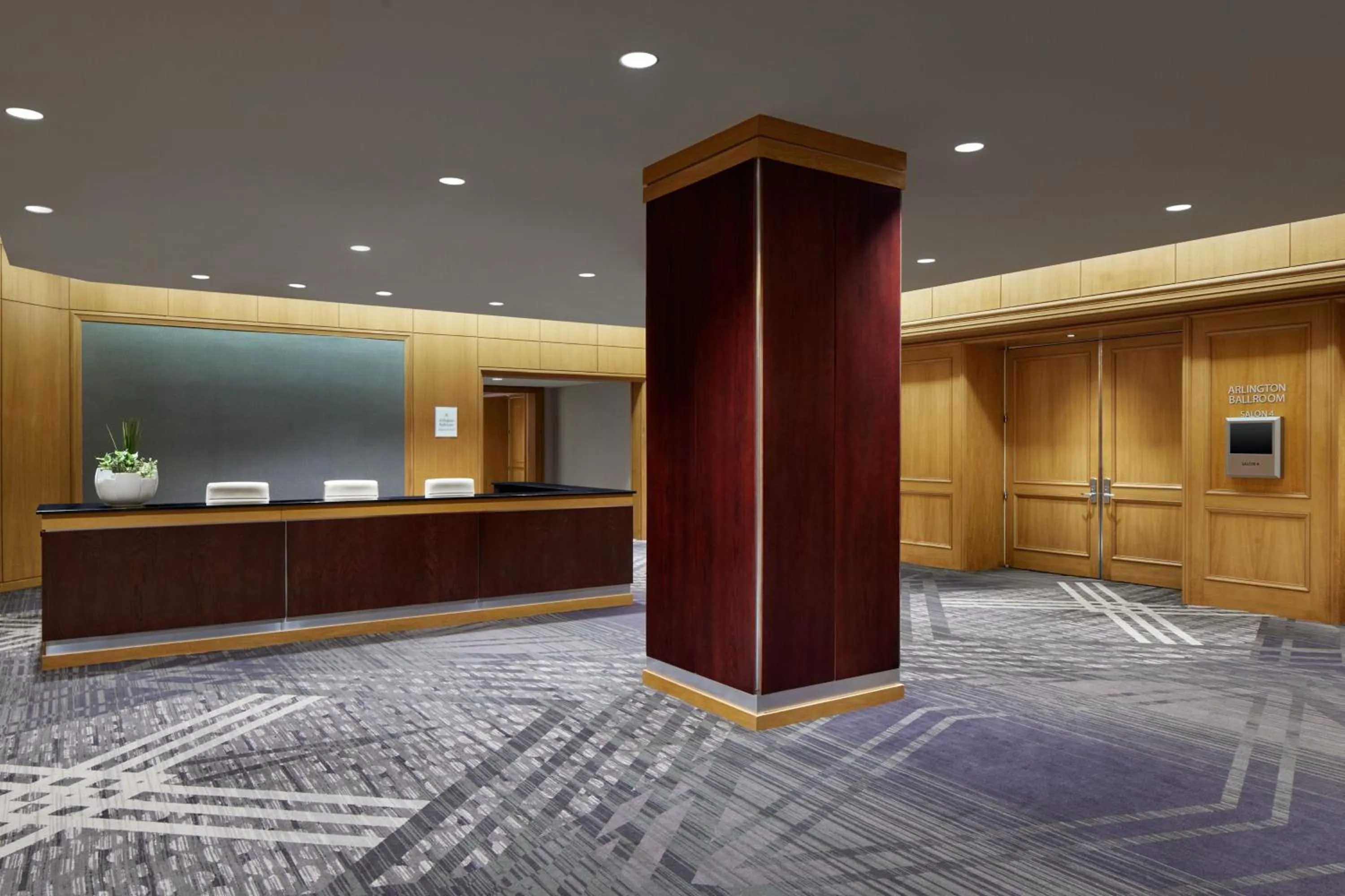 Meeting/conference room in Crystal Gateway Marriott