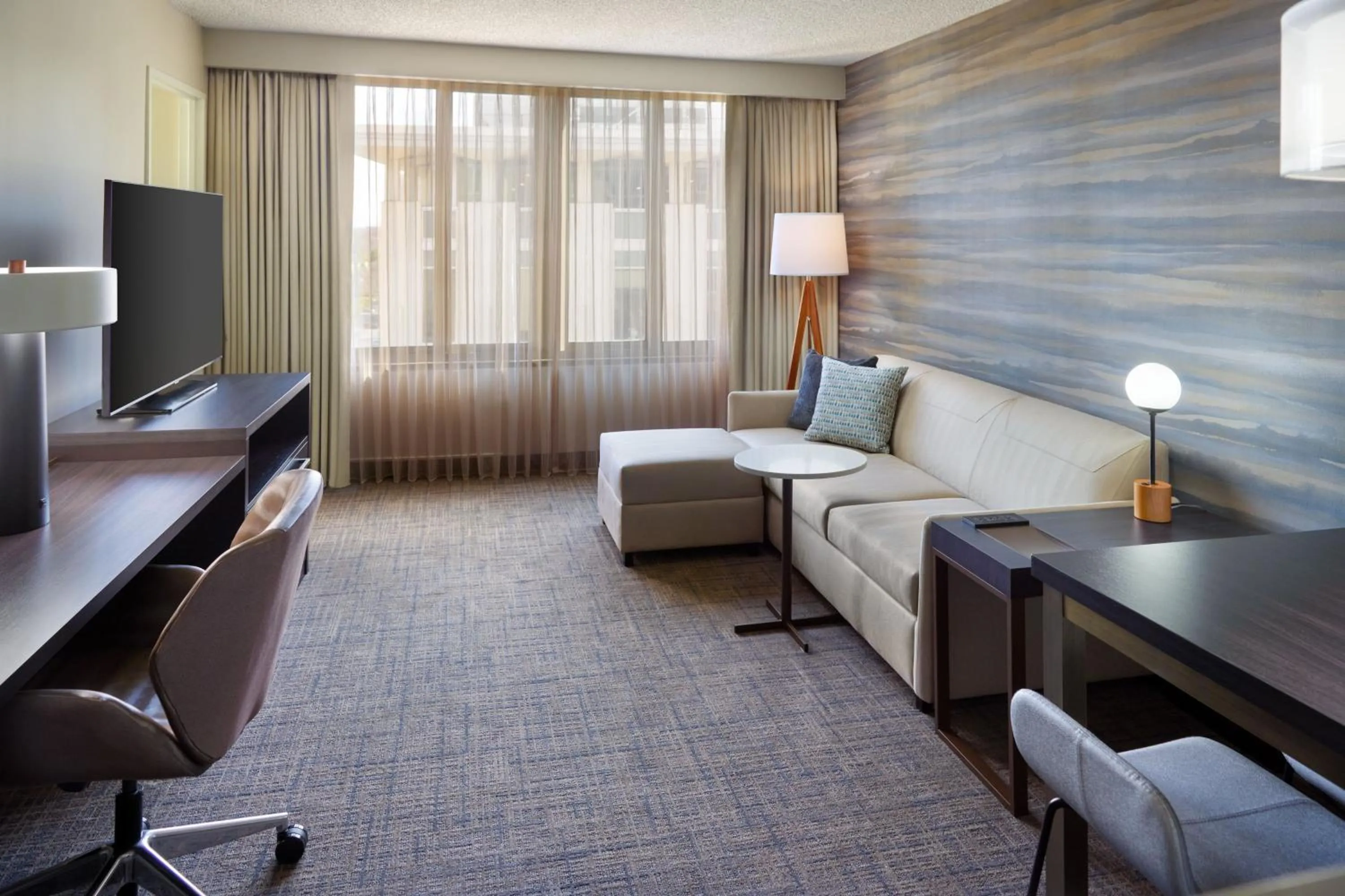 Living room, Bed in Residence Inn Bethesda Downtown