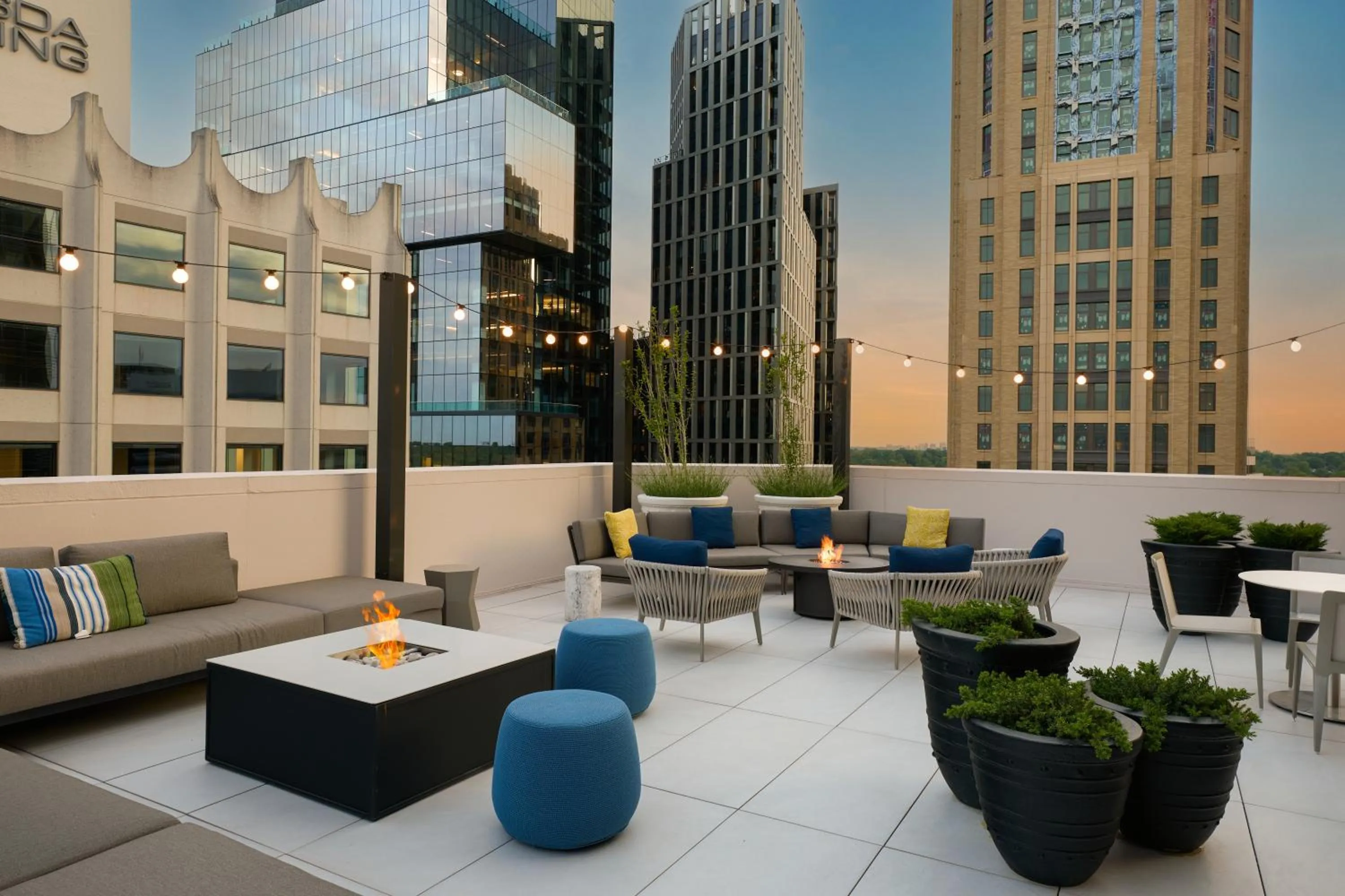 Patio in Residence Inn Bethesda Downtown