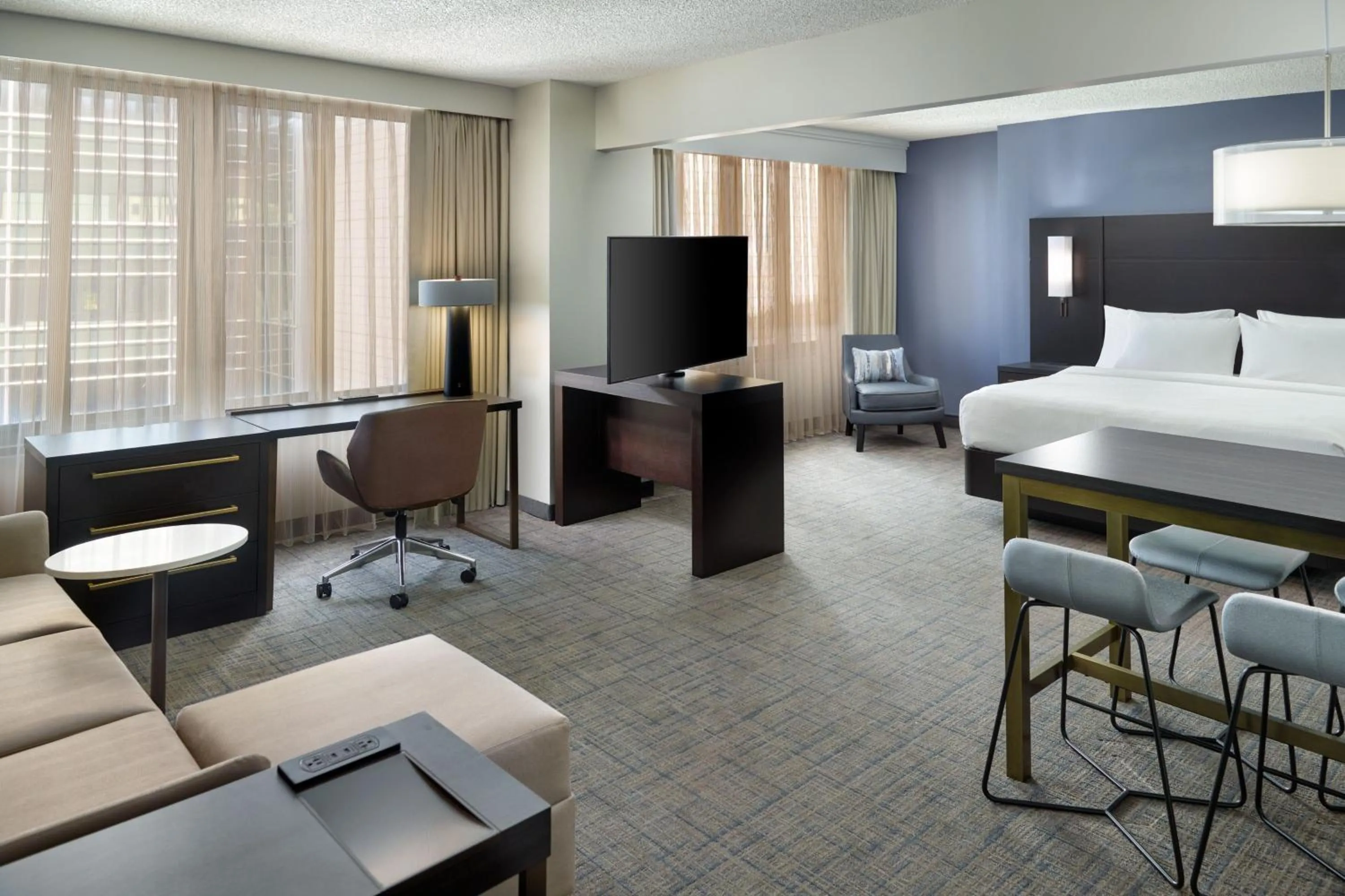 Photo of the whole room, Bed in Residence Inn Bethesda Downtown