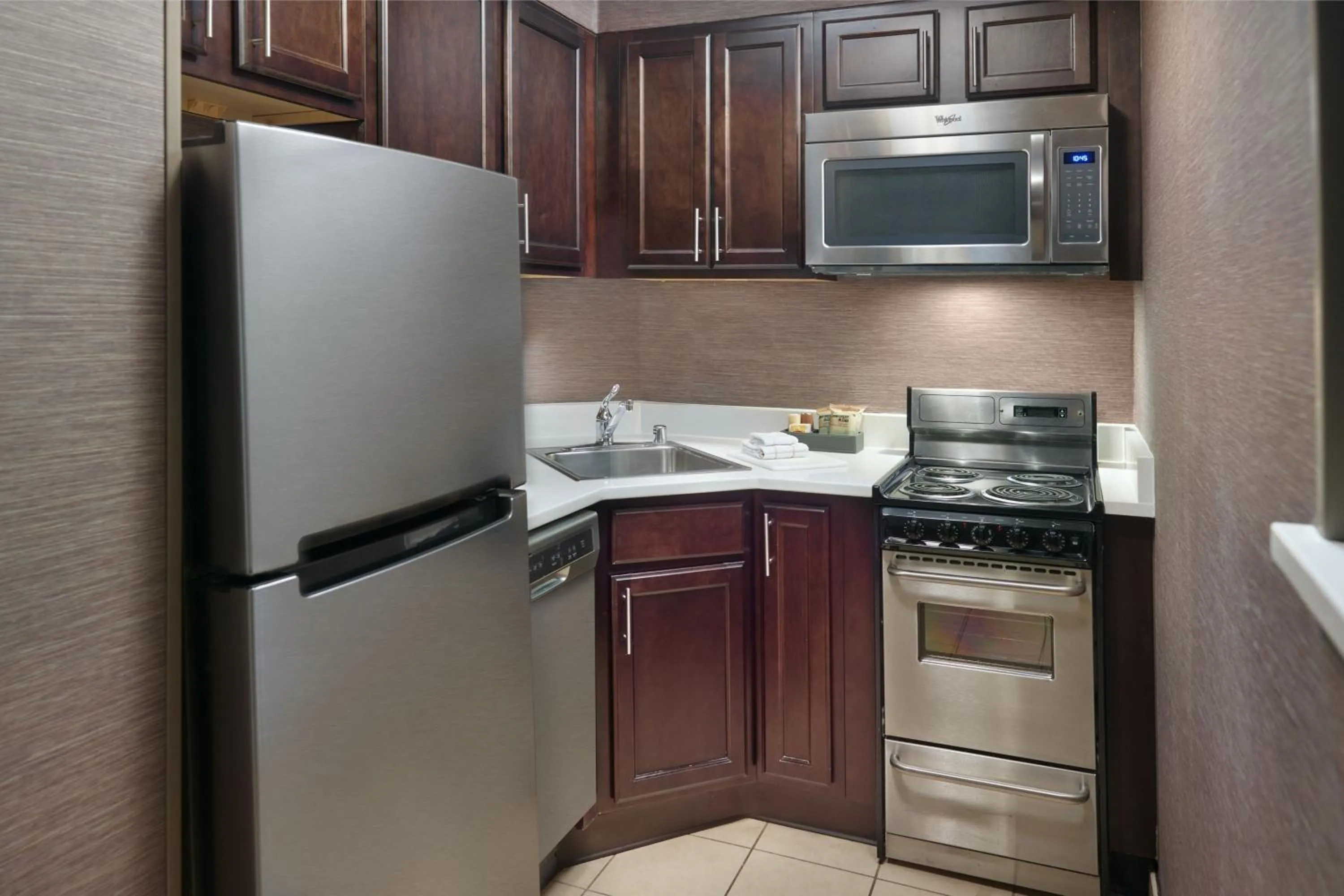 Bedroom in Residence Inn Bethesda Downtown