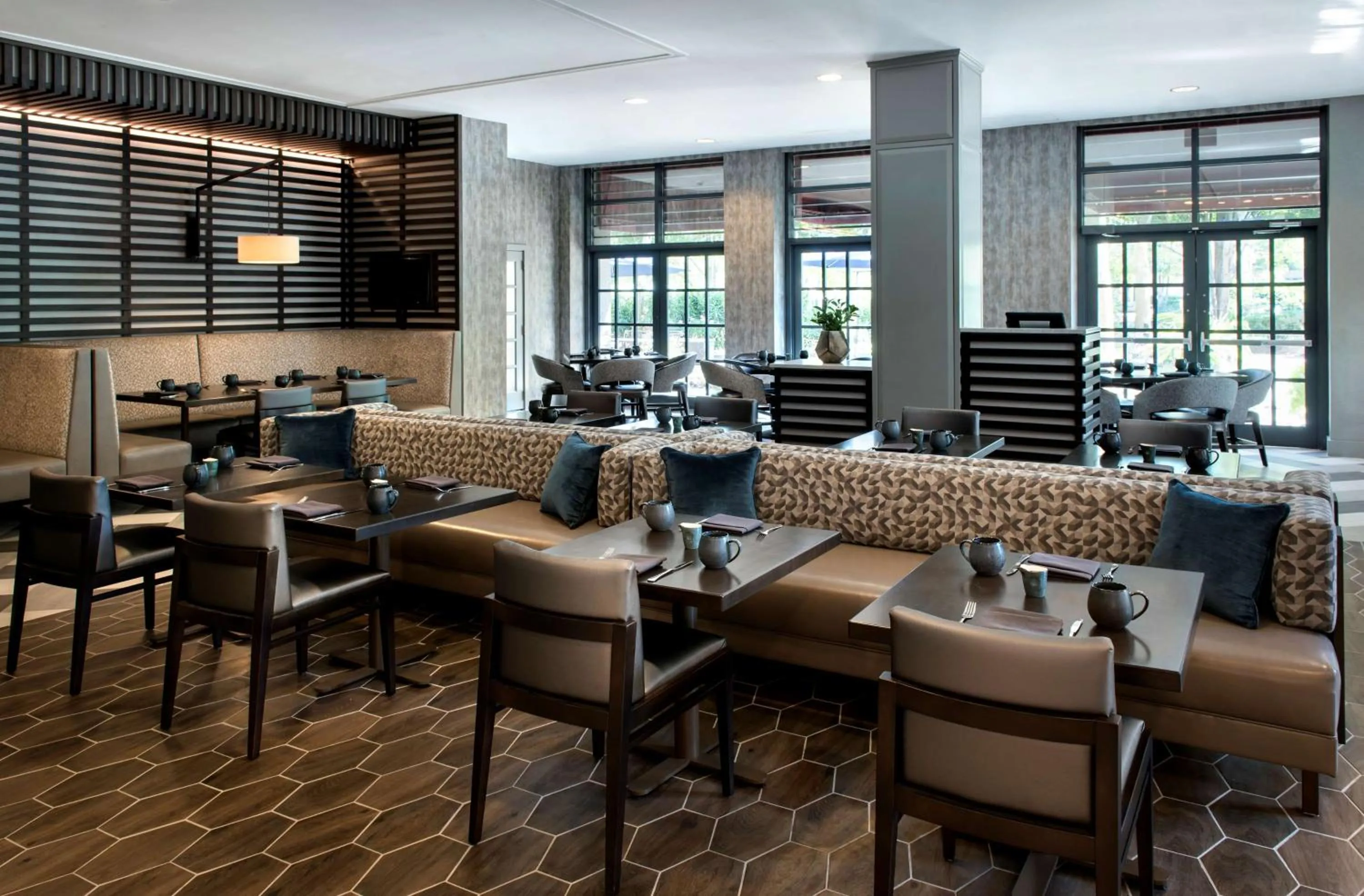 Restaurant/places to eat in Embassy Suites by Hilton Bethesda Washington DC