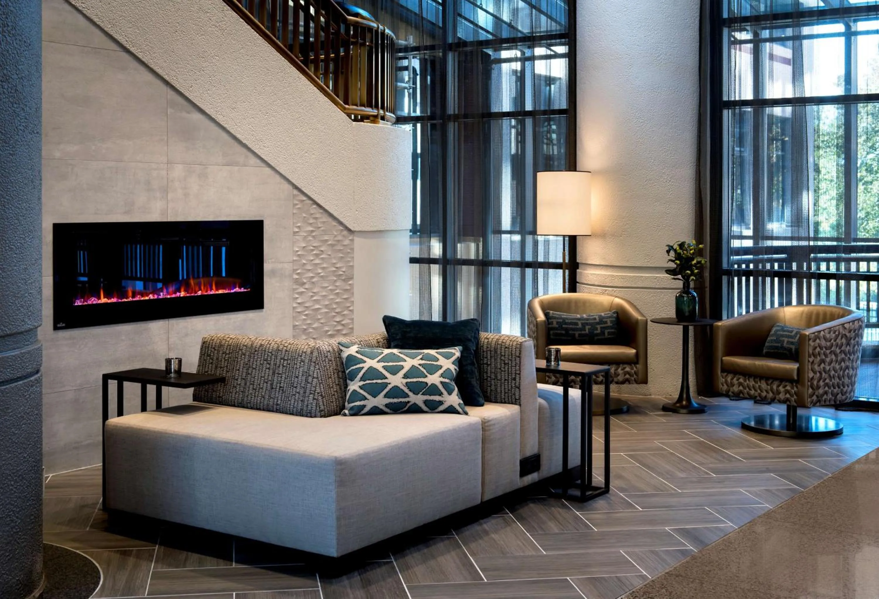 Lobby or reception in Embassy Suites by Hilton Bethesda Washington DC