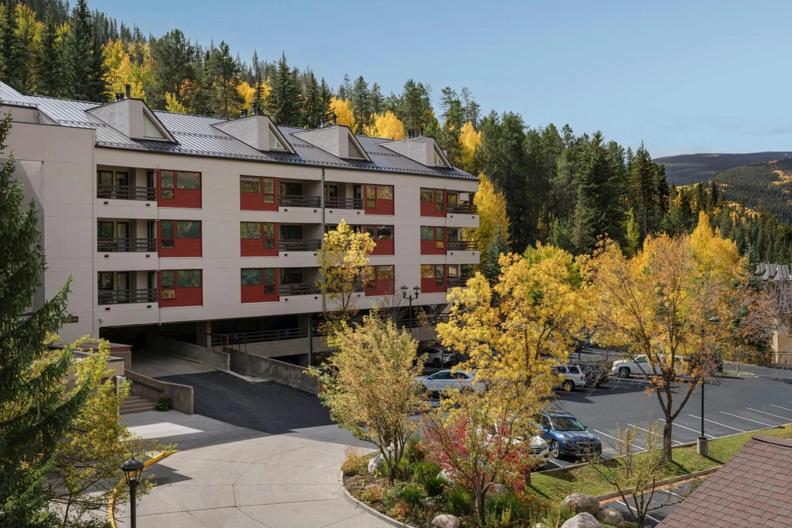 Property building in Marriott's StreamSide Douglas at Vail