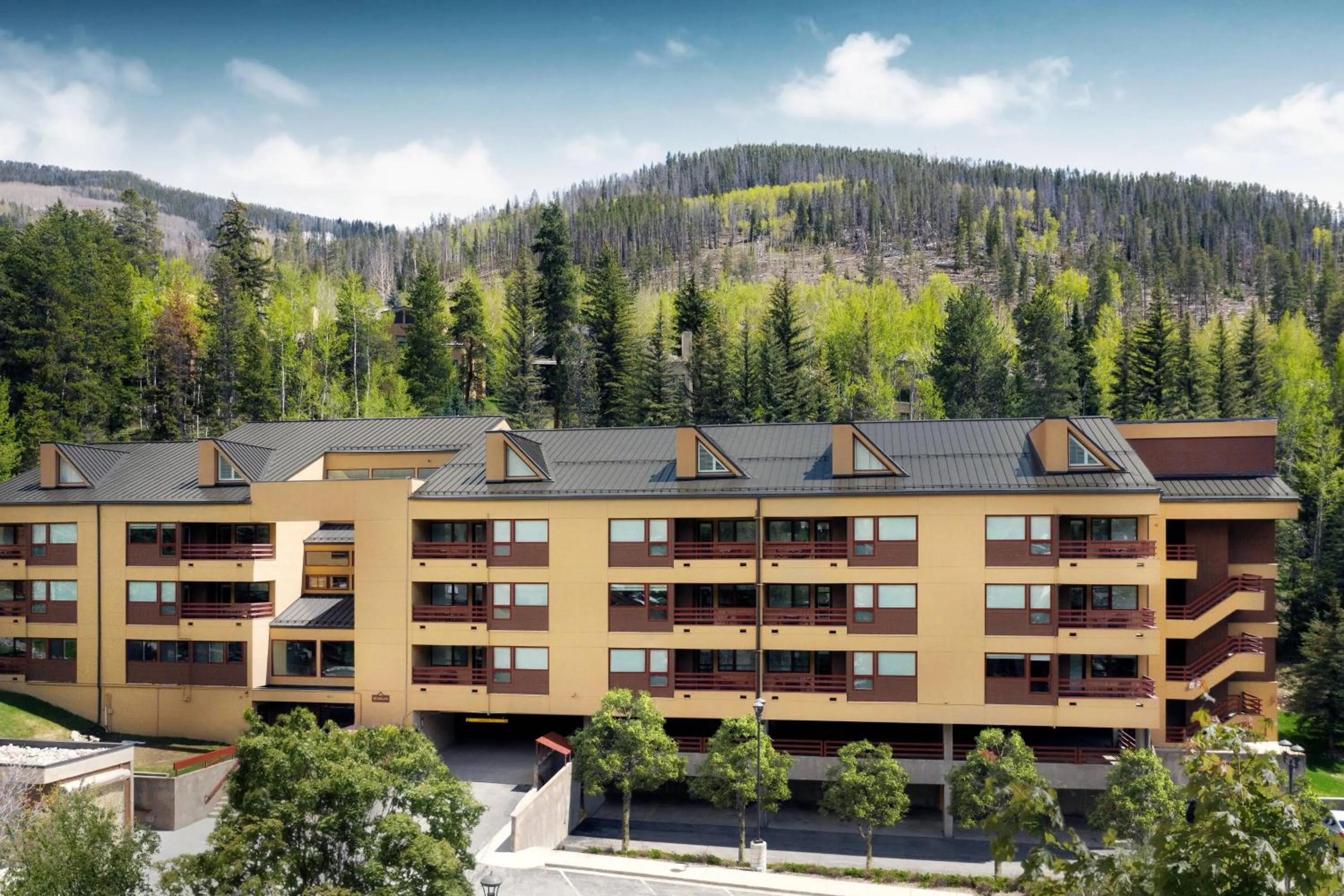 Property building in Marriott's StreamSide Douglas at Vail