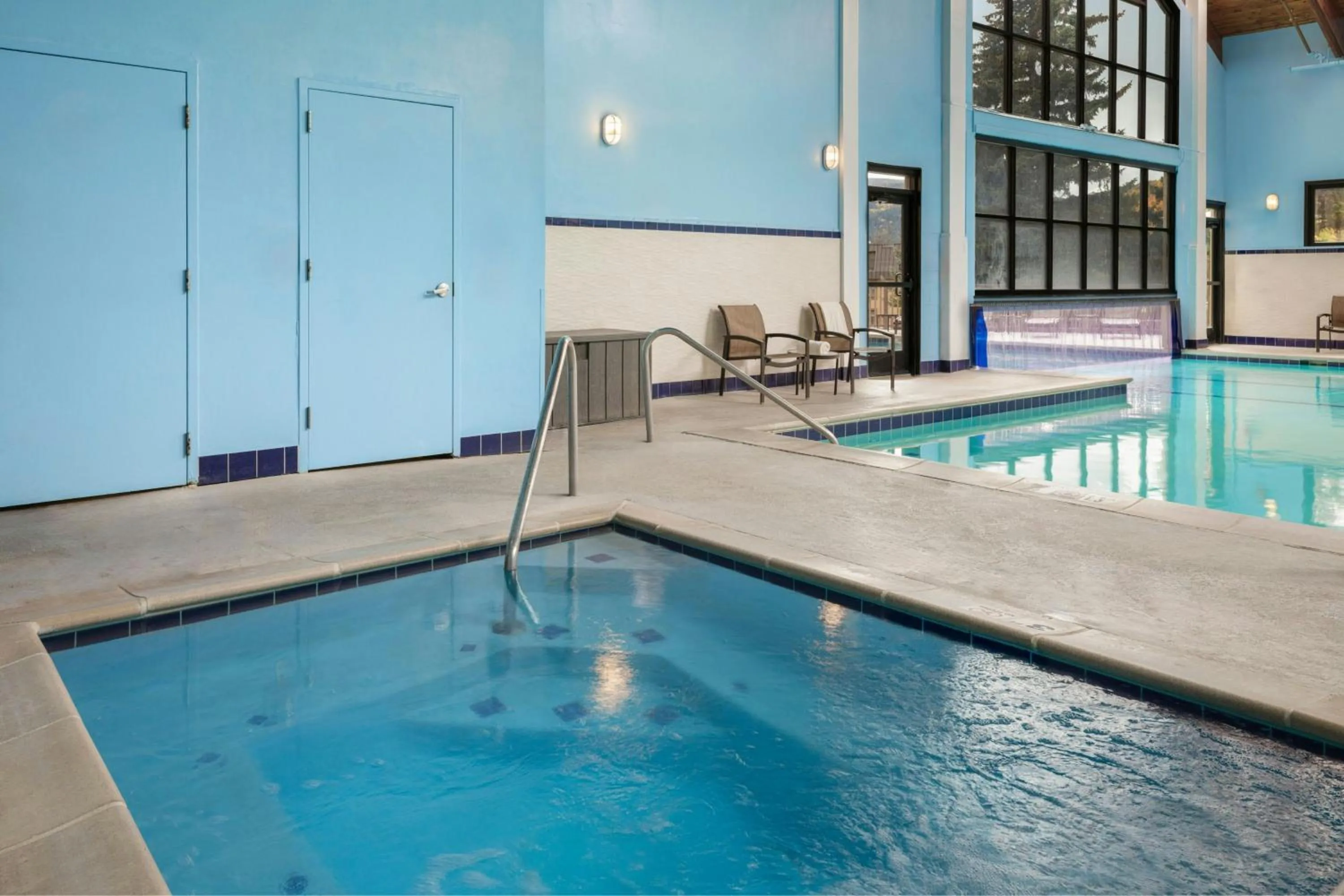 Swimming pool in Marriott's StreamSide Birch at Vail