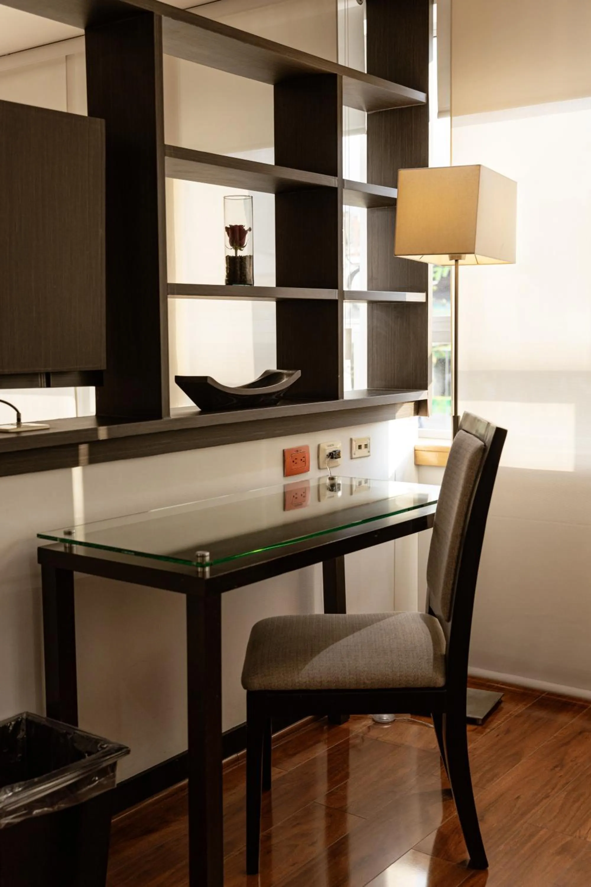 Photo of the whole room in One Sixteen Hotel