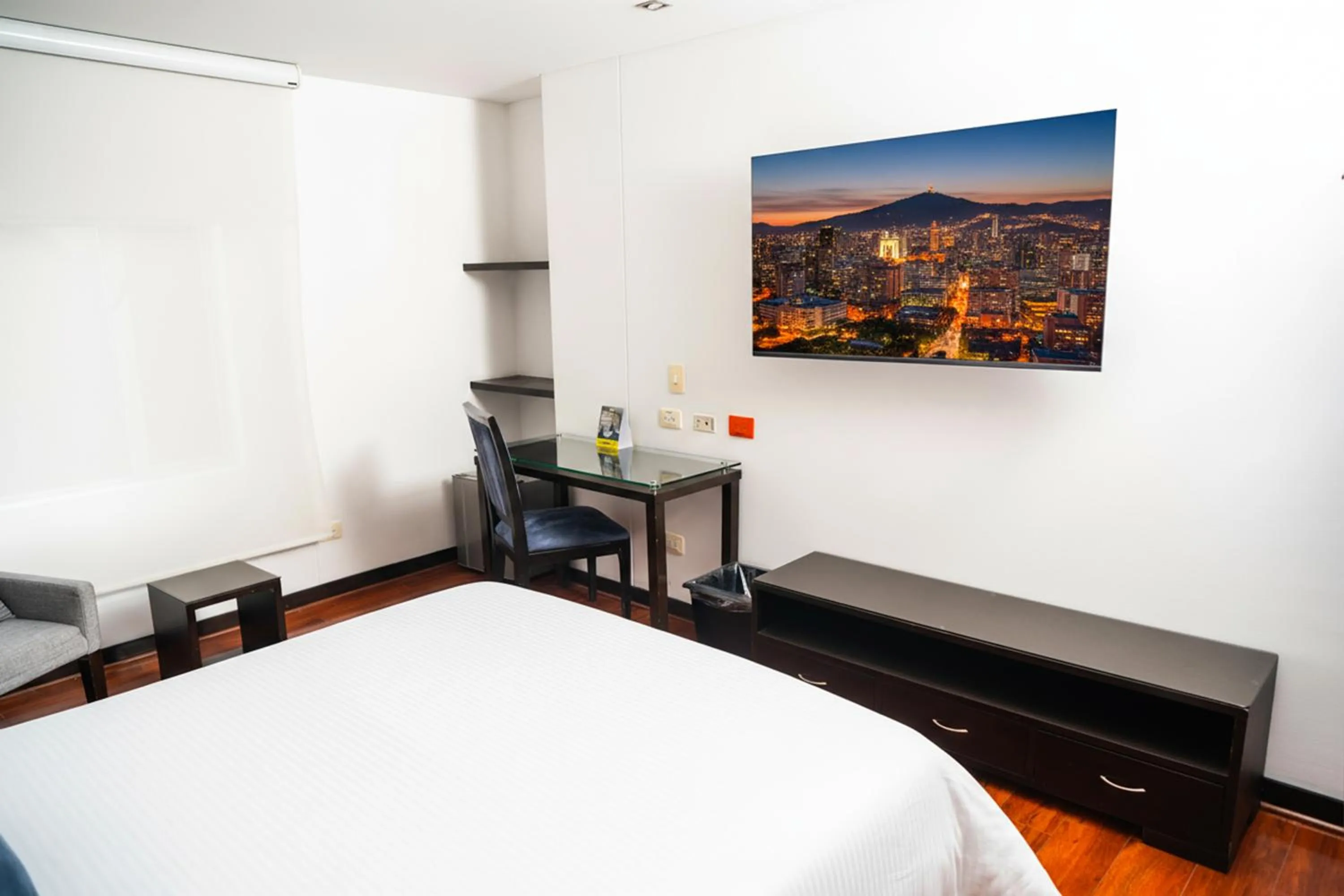 Photo of the whole room, Bed in One Sixteen Hotel