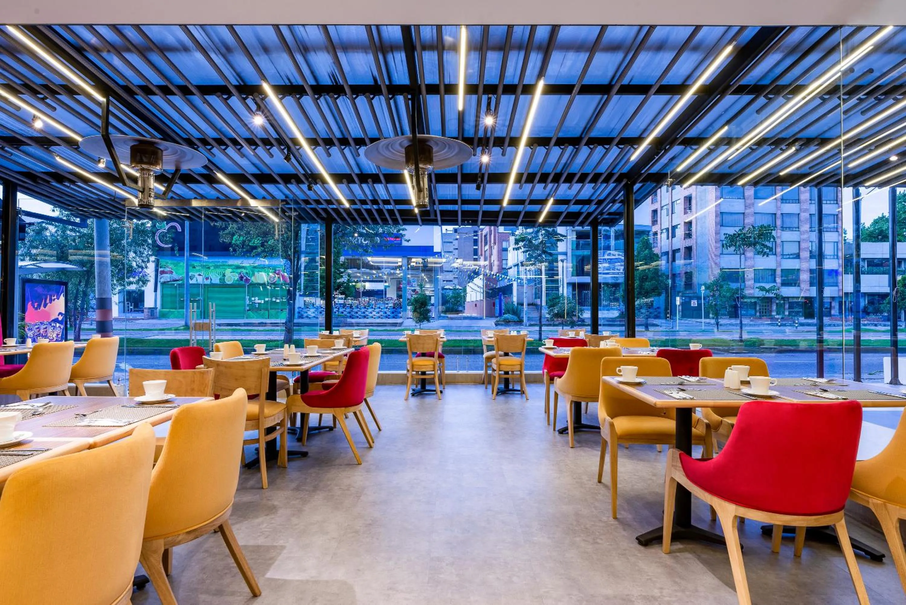 Restaurant/places to eat in One Sixteen Hotel