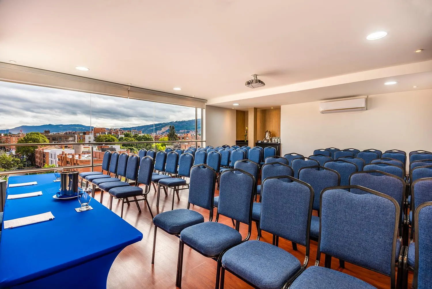 Meeting/conference room in One Sixteen Hotel