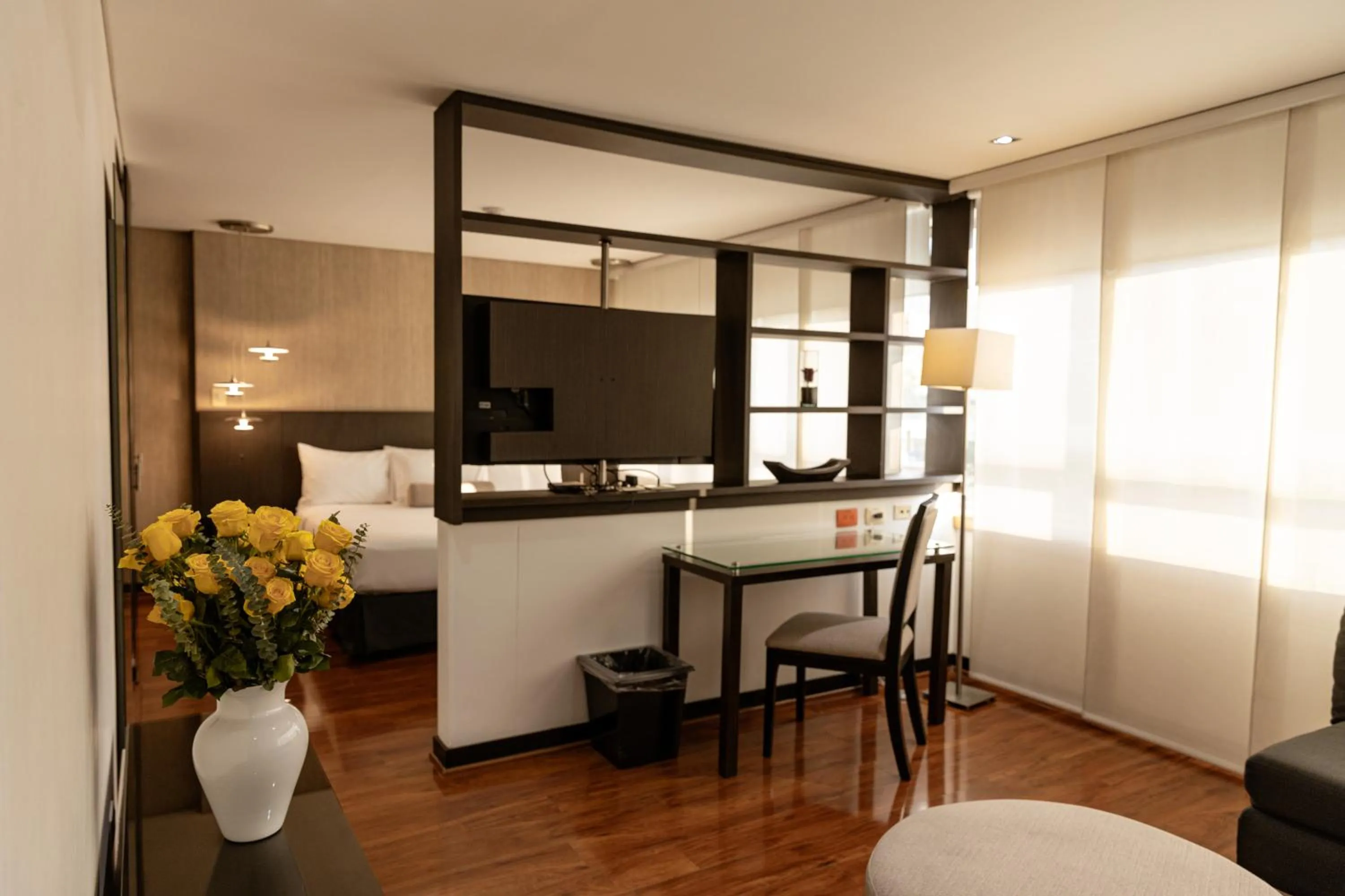 Photo of the whole room in One Sixteen Hotel