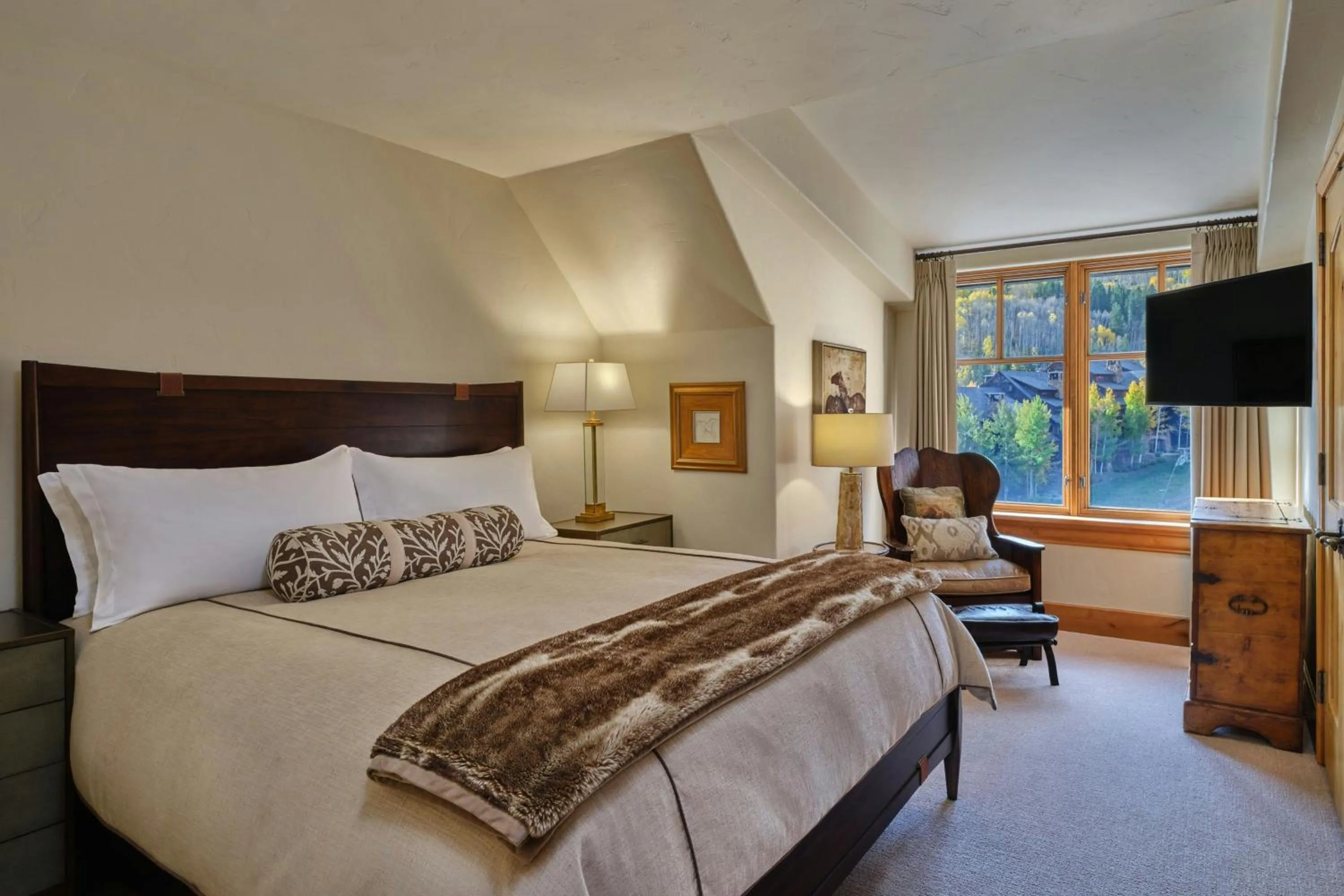 Bedroom, Bed in The Ritz-Carlton, Bachelor Gulch