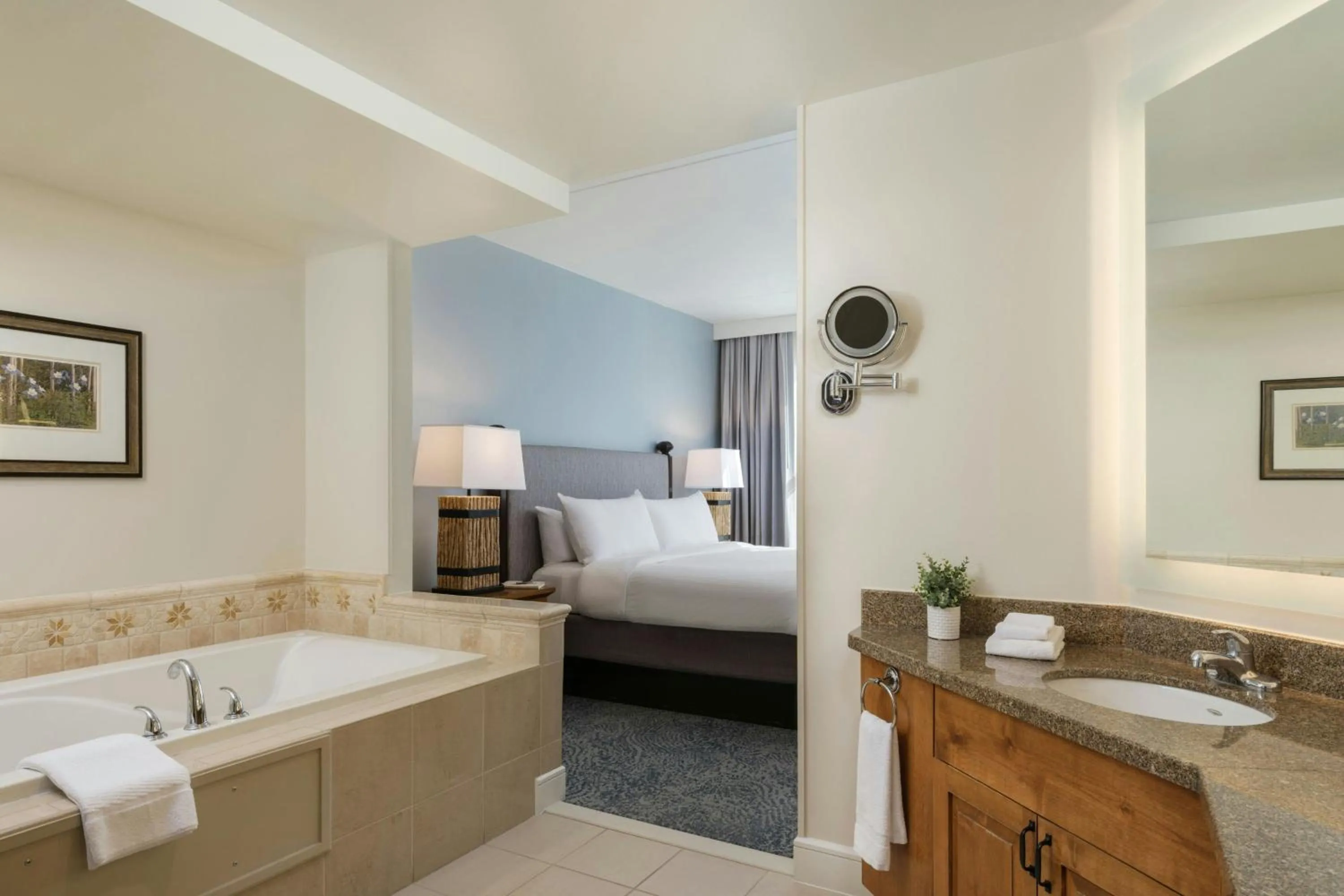 Bathroom, Bed in Marriott's StreamSide Evergreen at Vail