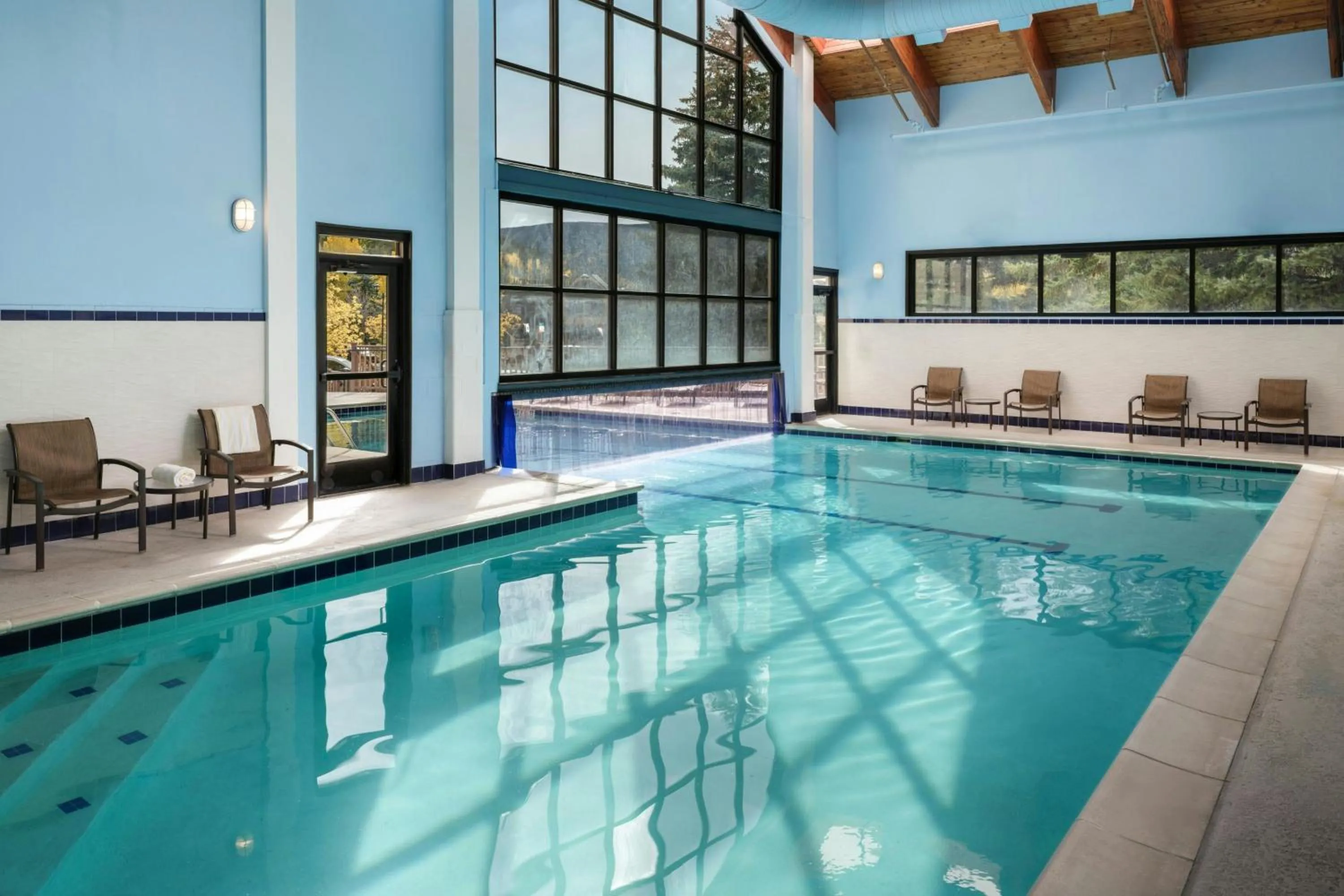 Swimming pool in Marriott's StreamSide Evergreen at Vail