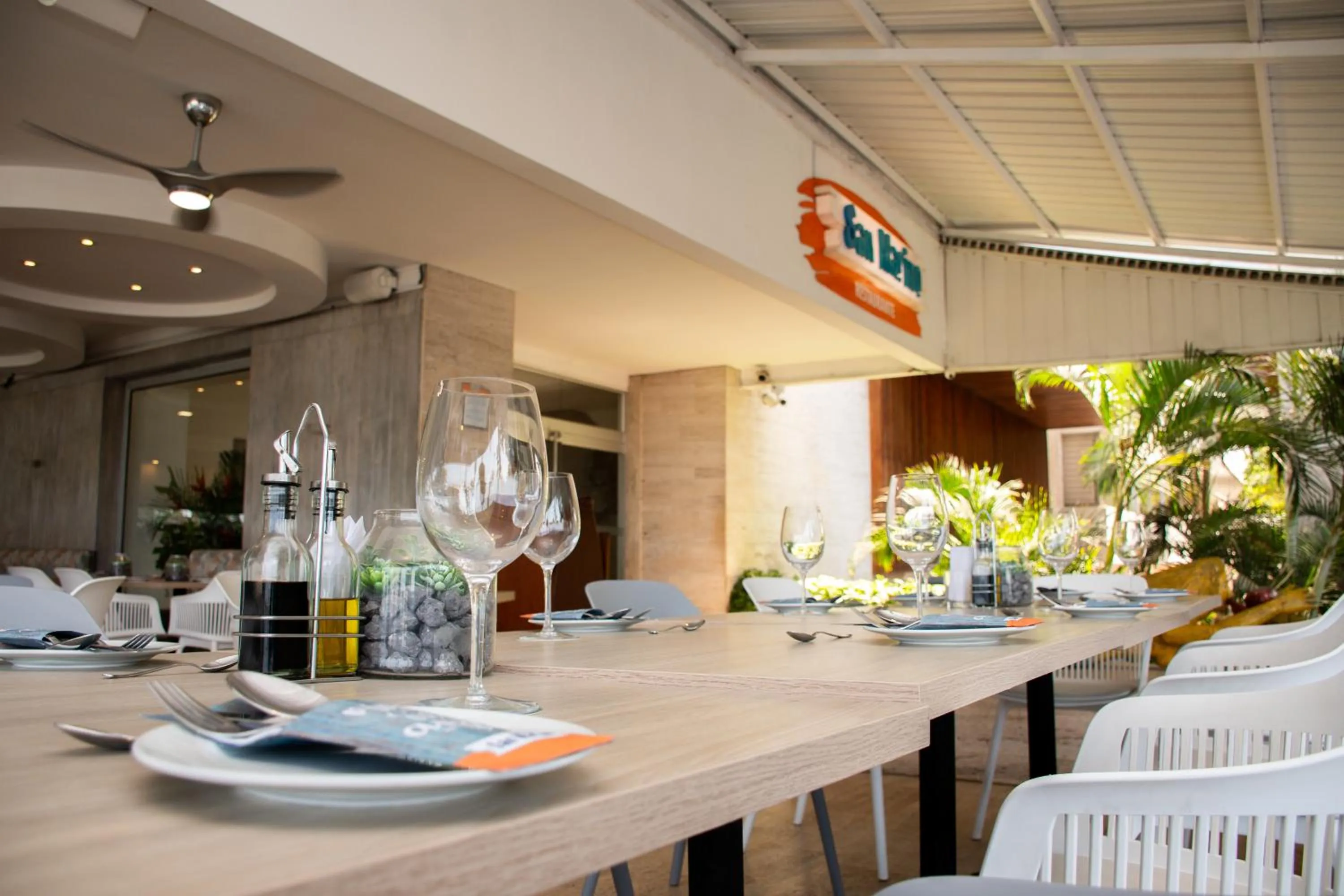 Restaurant/places to eat in Hotel Capilla del Mar