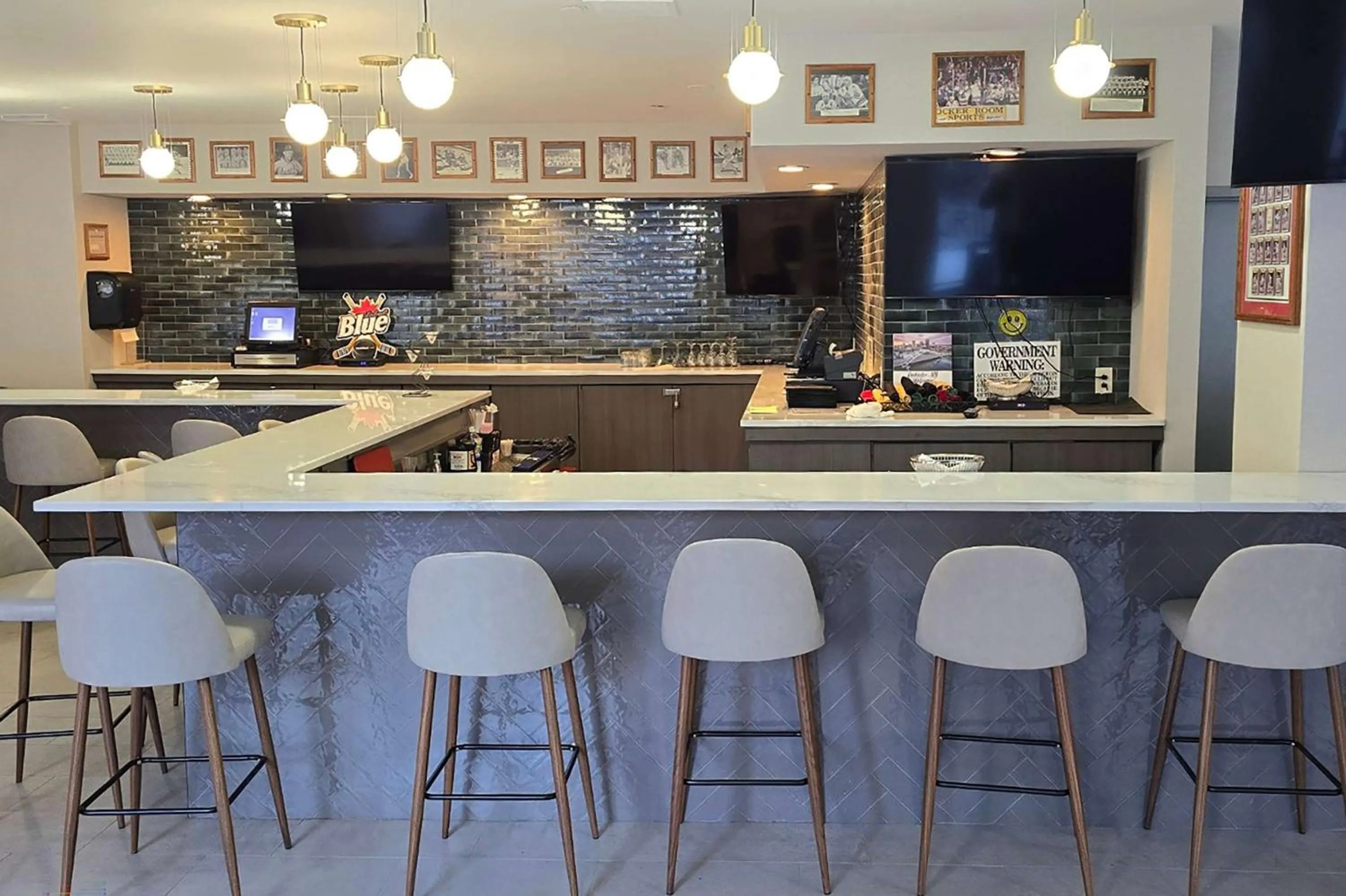 Restaurant/places to eat in Wyndham Rochester Downtown