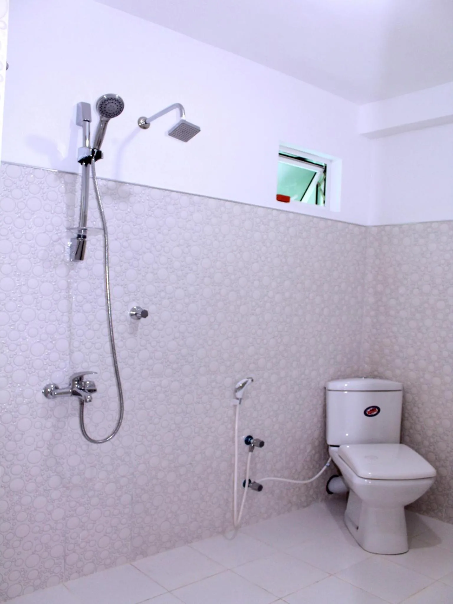 Shower in Elliot Nature Resort