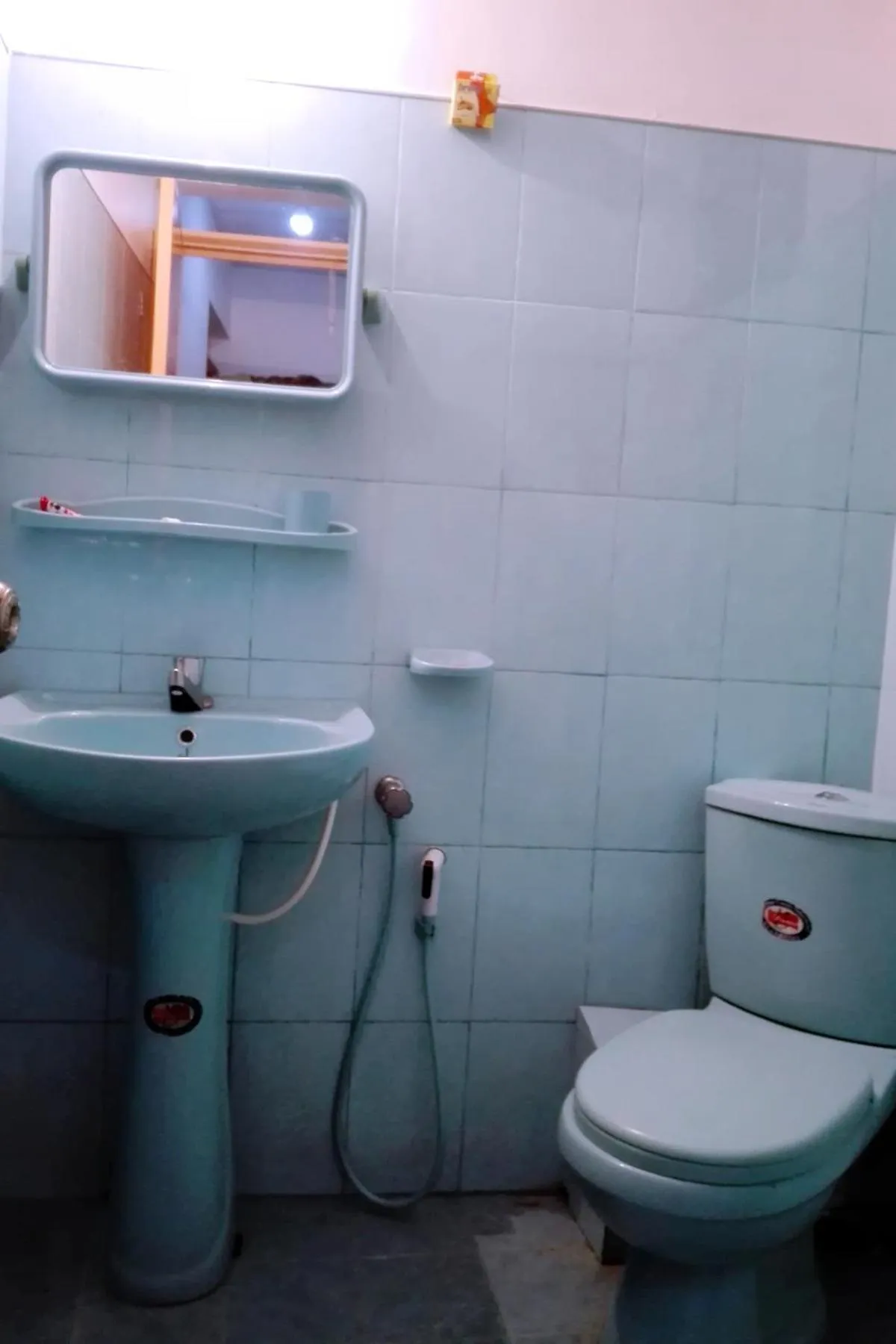 Shower in Elliot Nature Resort