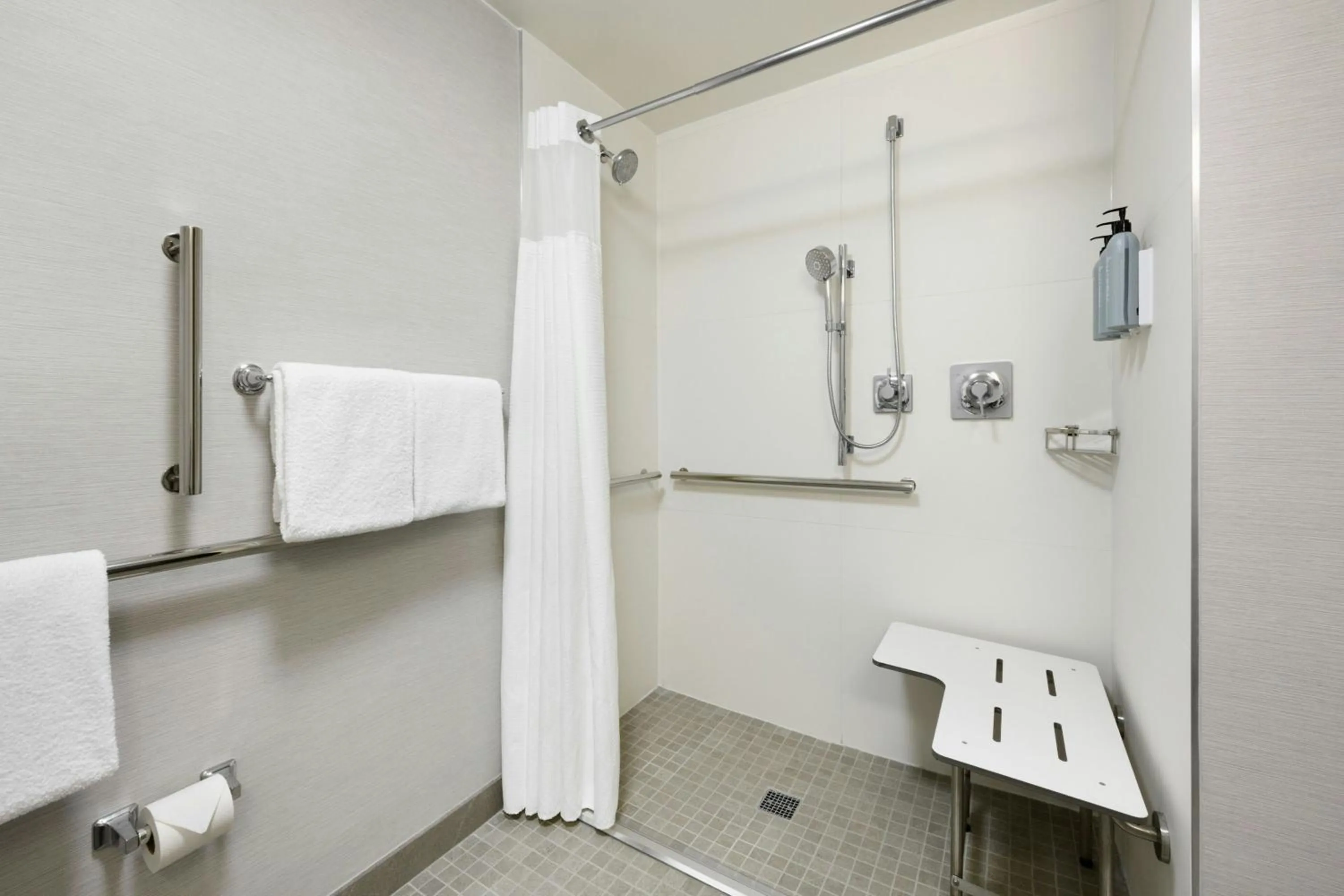 Bathroom in Courtyard by Marriott Atlanta Duluth/ Gwinnett Place