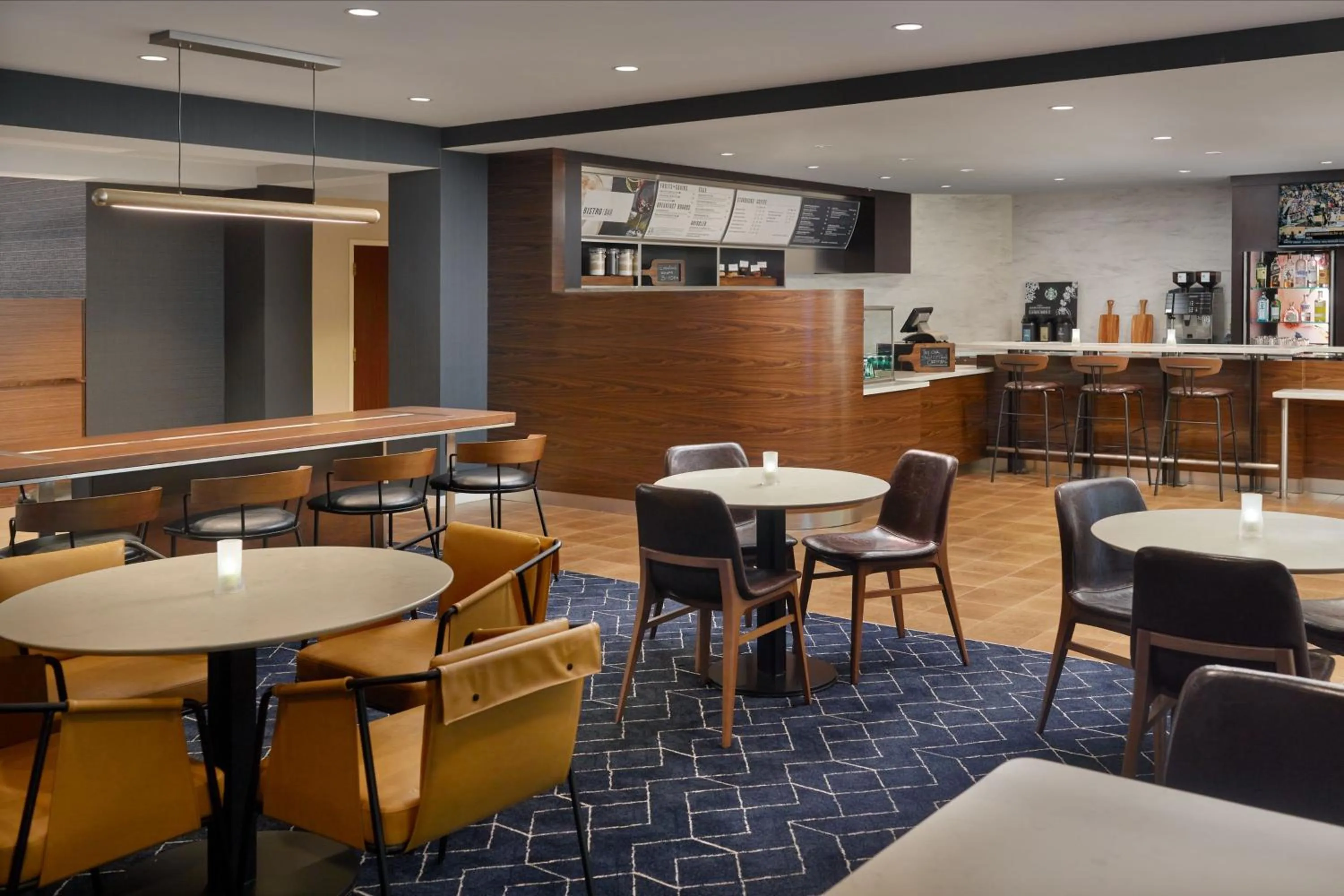 Restaurant/places to eat in Courtyard by Marriott Atlanta Alpharetta