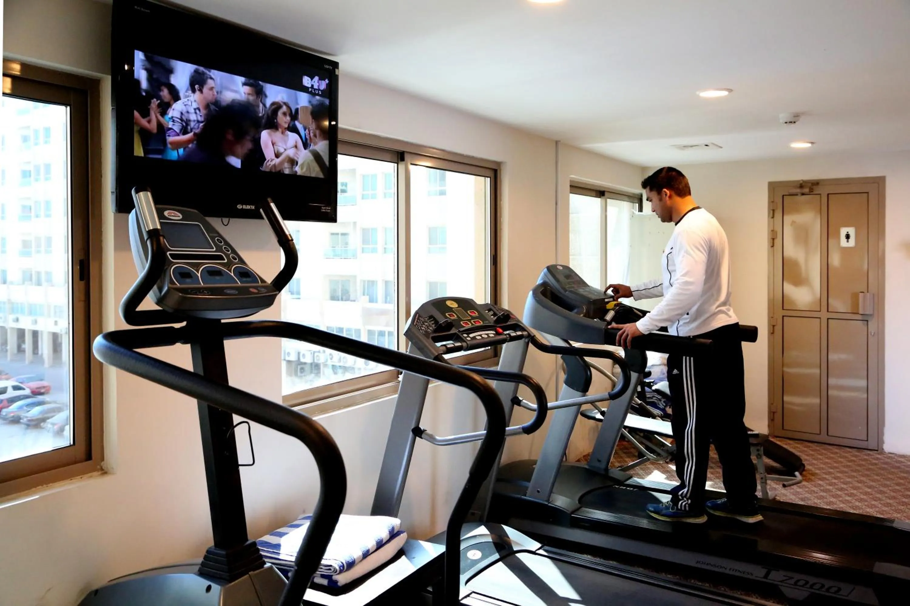 Day in Monroe Hotel & Suites