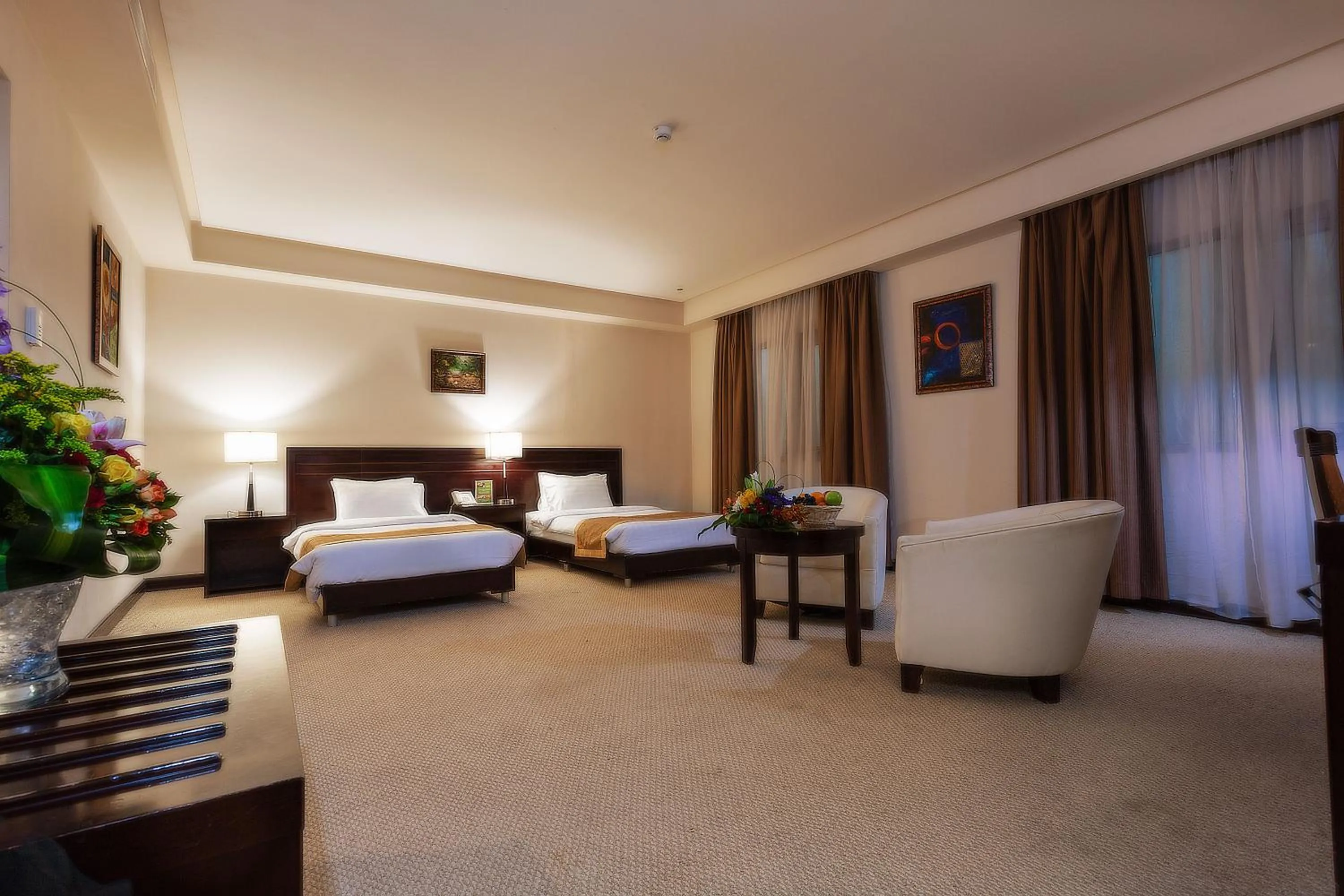 Bedroom, Bed in Monroe Hotel & Suites