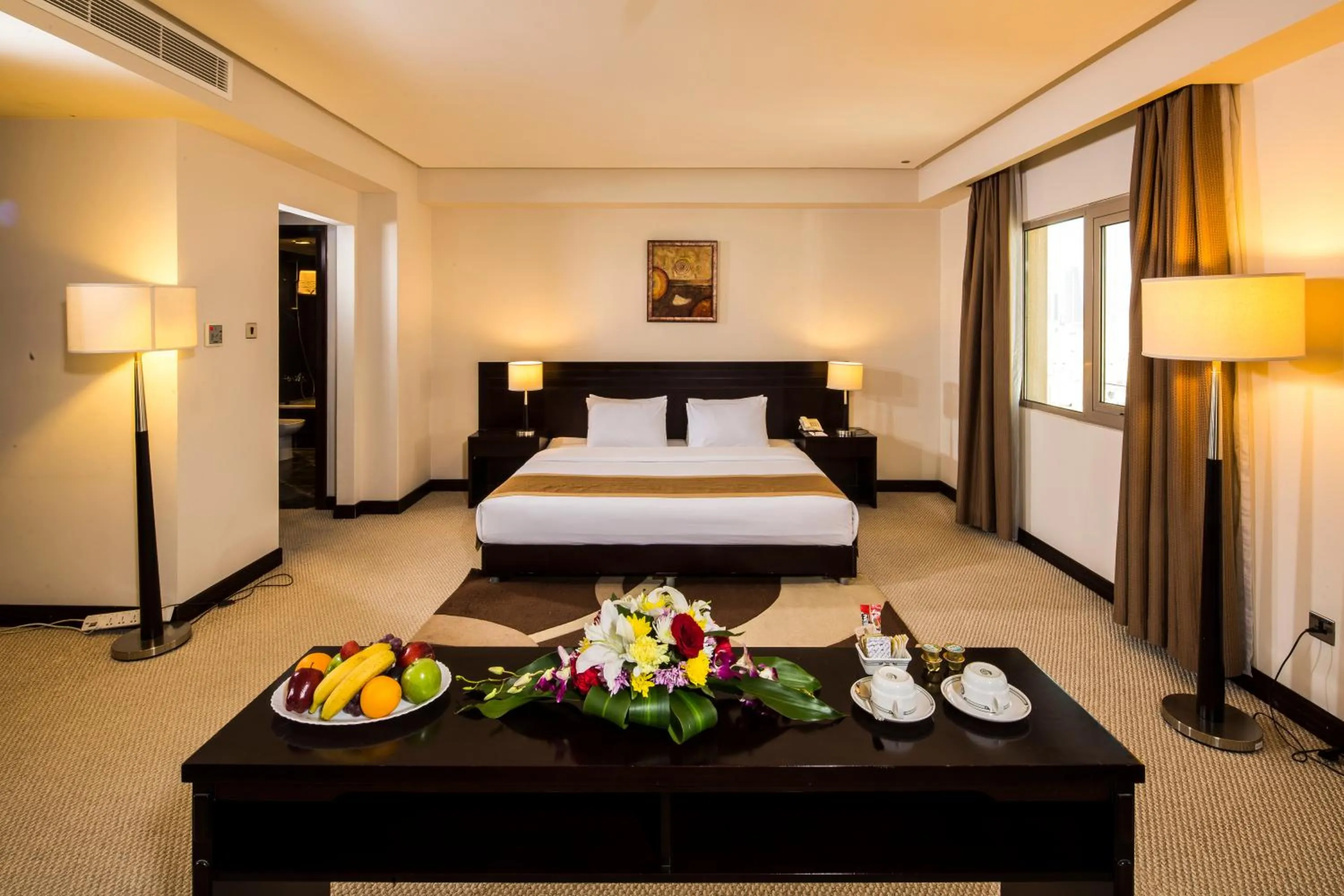 Bedroom, Bed in Monroe Hotel & Suites