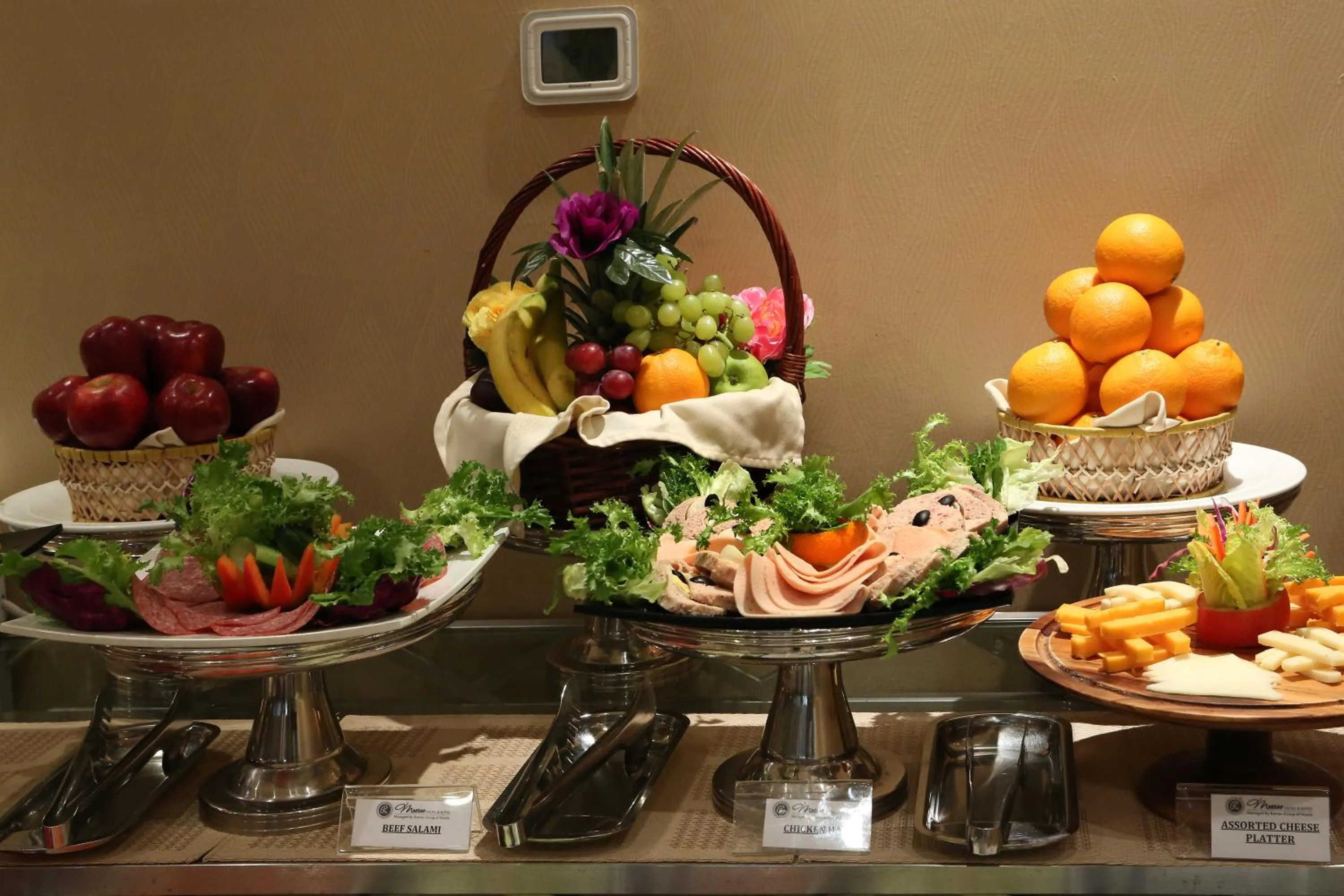 Food in Monroe Hotel & Suites